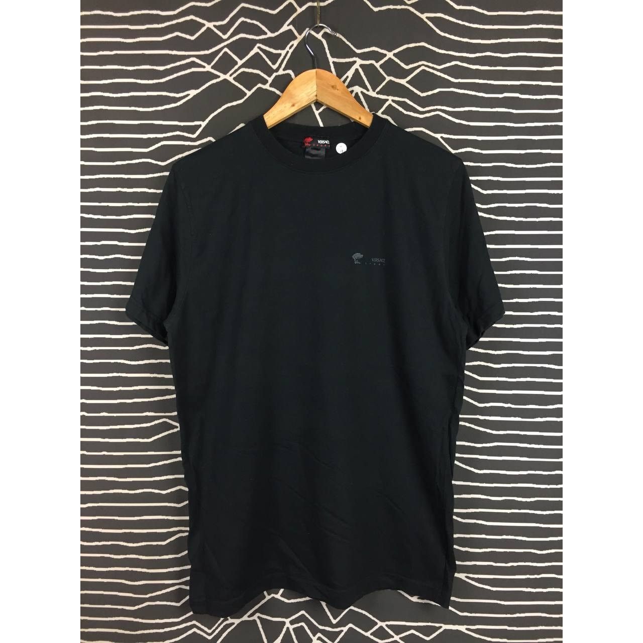 Designer × Versace × Vintage Vtg Versace Sport Medusa Small Logo Casual Luxury Tee Size US M / EU 48-50 / 2 - 1 Thumbnail