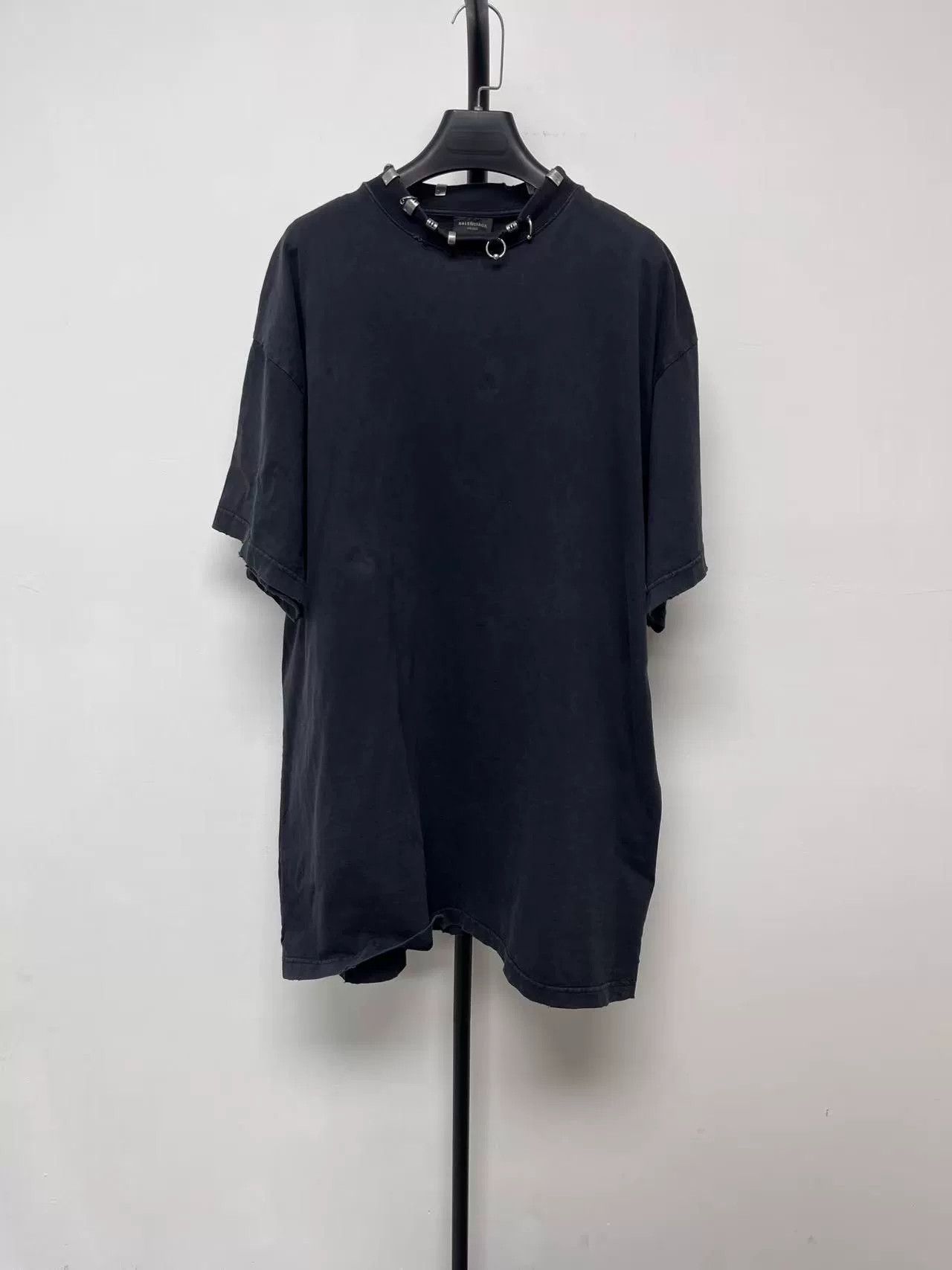 Balenciaga Balenciaga Women's Round Neck Straight T-shirt Size M / US 6-8 / IT 42-44 - 1 Thumbnail