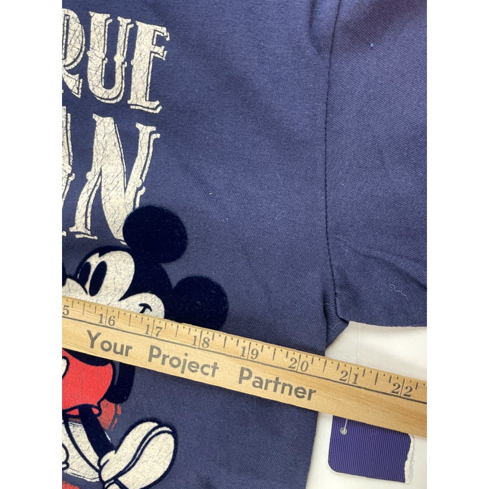 Disney Disney Shirt Men Size Large Navy Blue Mickey Mouse Velvet Details Crew Neck Size US L / EU 52-54 / 3 - 6 Thumbnail