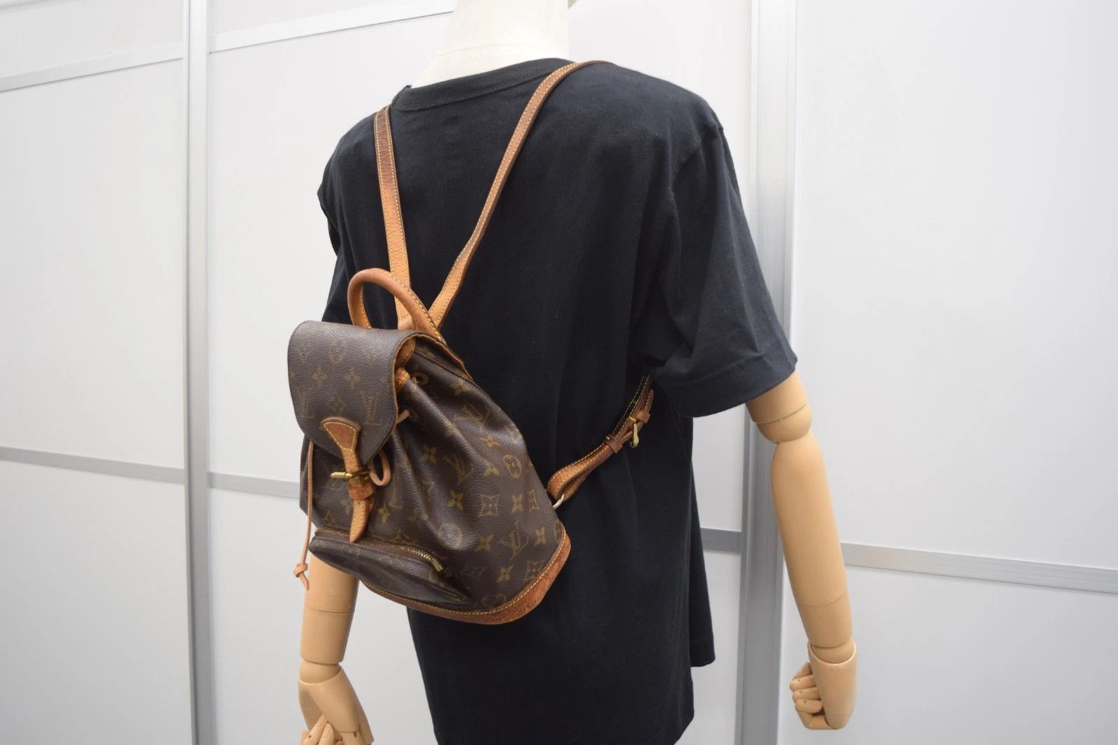 loui vuitton apollo backpack LOUIS Monogram Eclipse Black Color:Fluorescent Red/ Black scuba zips PROBEROS 8 Strand Braided Pro 195