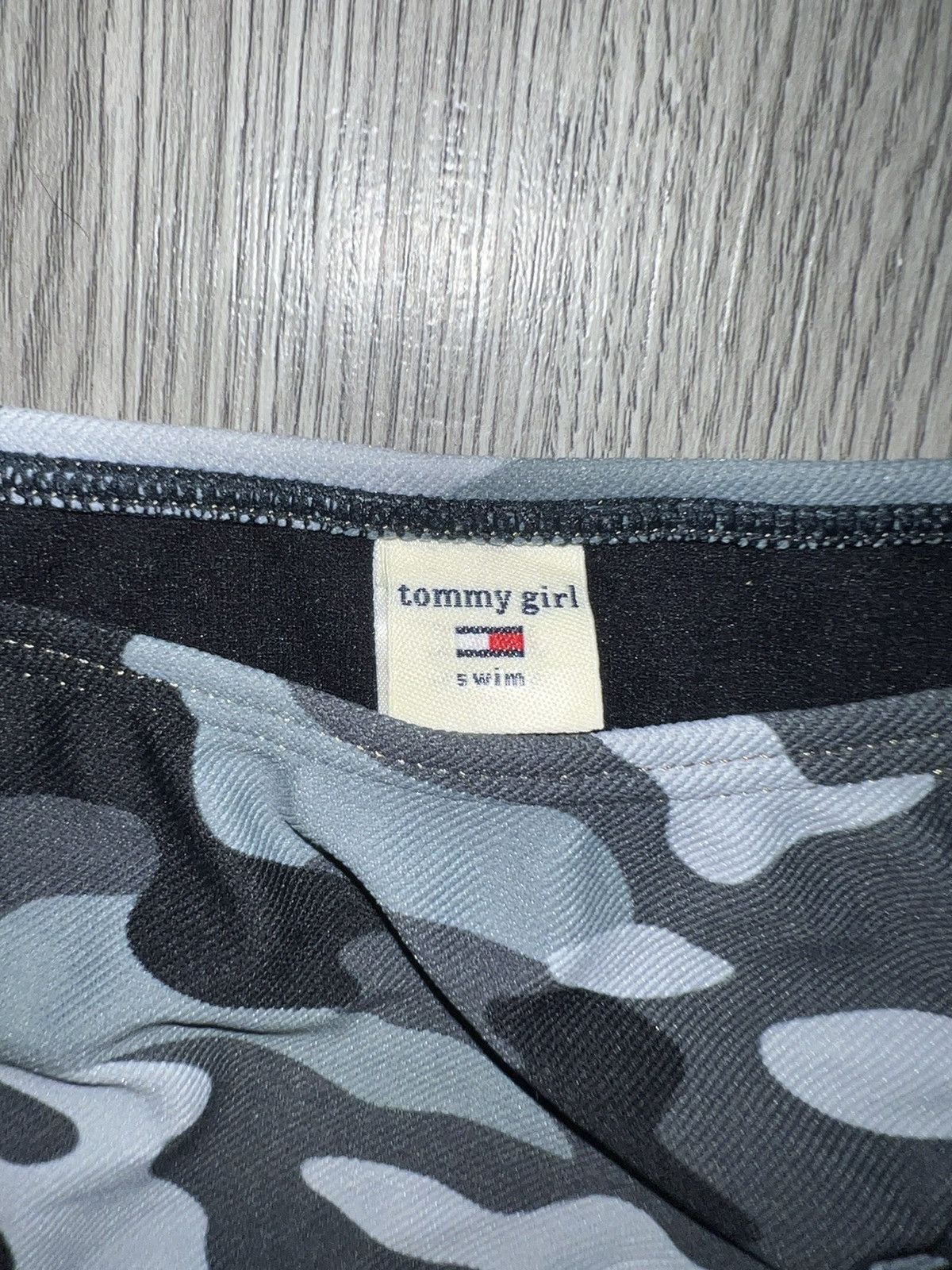 Tommy Hilfiger Vintage Tommy Hilfiger camo swim set 🖤 Size S / US 4 / IT 40 - 8 Thumbnail