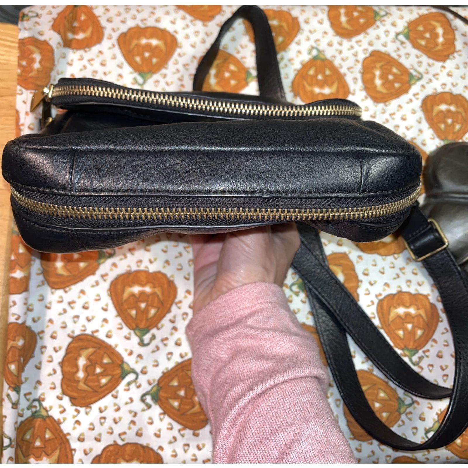 Fossil VINTAGE Fossil Women's Small Leather Crossbody Biker Style Purse - Black Leather Canvas Lining Gold Zippers Size ONE SIZE - 7 Thumbnail