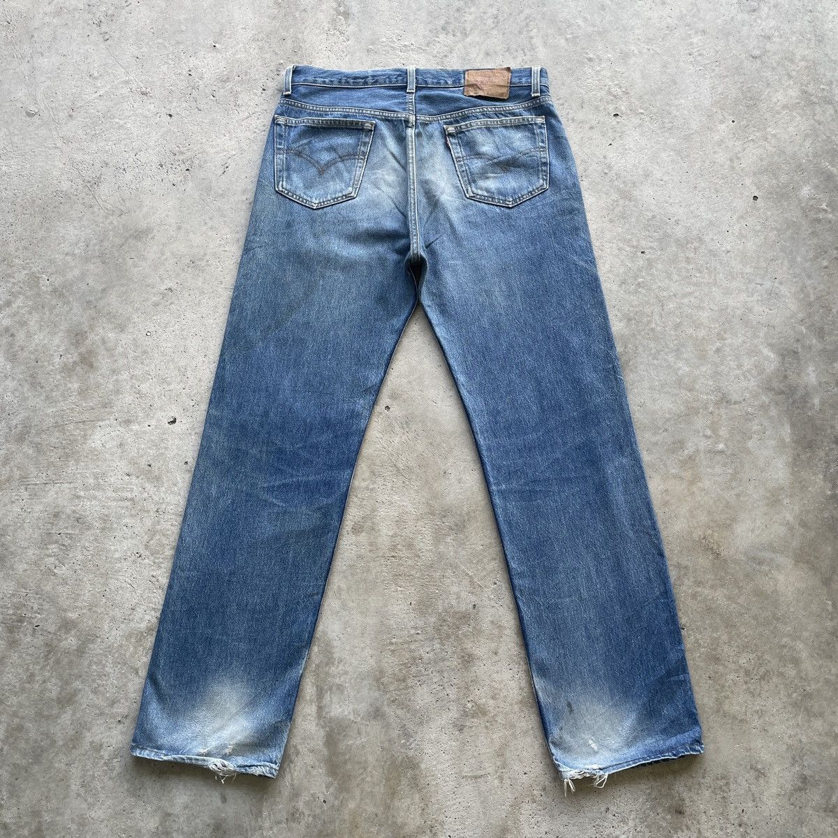 Levi's Vintage Clothing 90s Levi’s 501 USA Vintage Faded Jeans Distressed Pants W36 Size US 36 / EU 52 - 13 Thumbnail