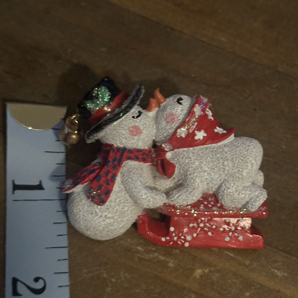 Vintage Vintage resin kissing snowmen brooch Size ONE SIZE - 3 Thumbnail