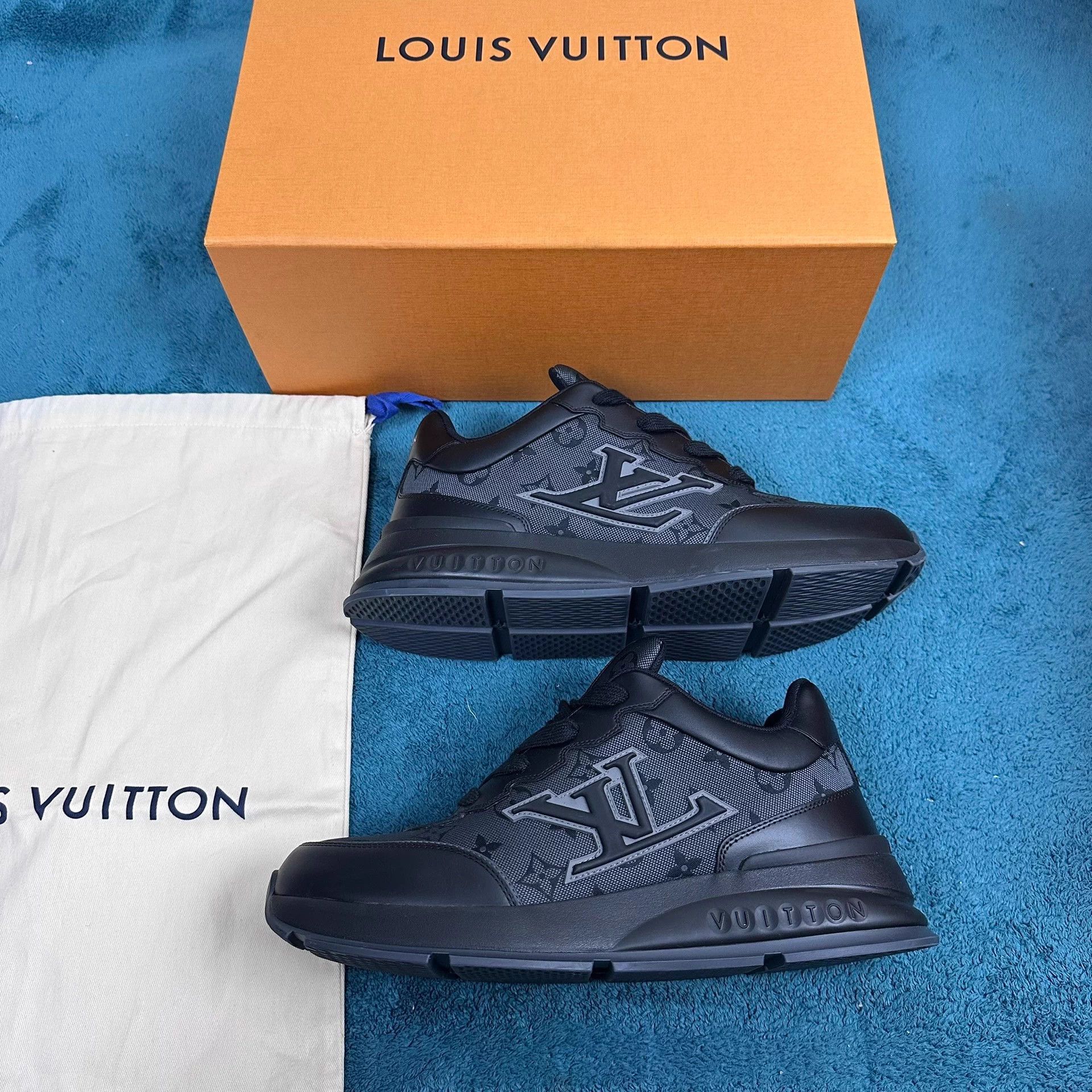 Louis Vuitton LV Calfskin All Over Jacquard Low Top Black US8/42 Size US 9 / EU 42 - 2 Thumbnail