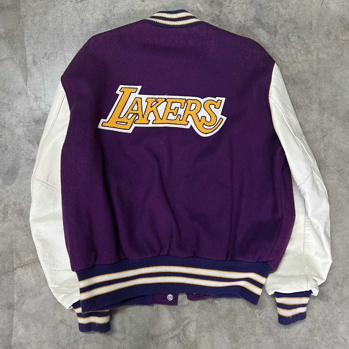 NBA × Vintage Vintage 80’s NBA Los Angeles Lakers 🇺🇸 Delong Varsity Jacket Size US XL / EU 56 / 4 - 6 Thumbnail
