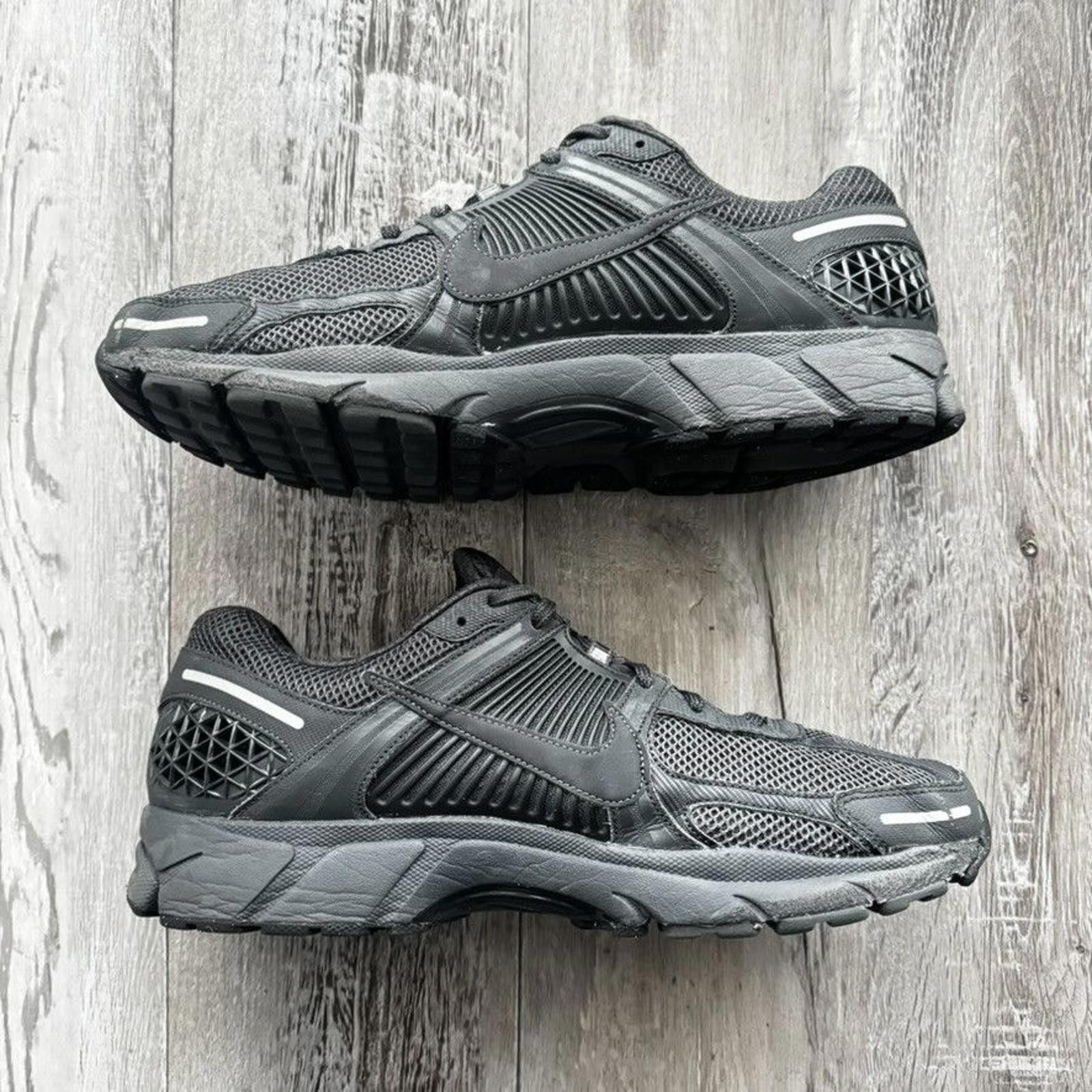 Nike NIKE • Zoom Vomero 5 "Anthracite" (12.5M) Size US 12.5 / EU 45-46 - 3 Thumbnail