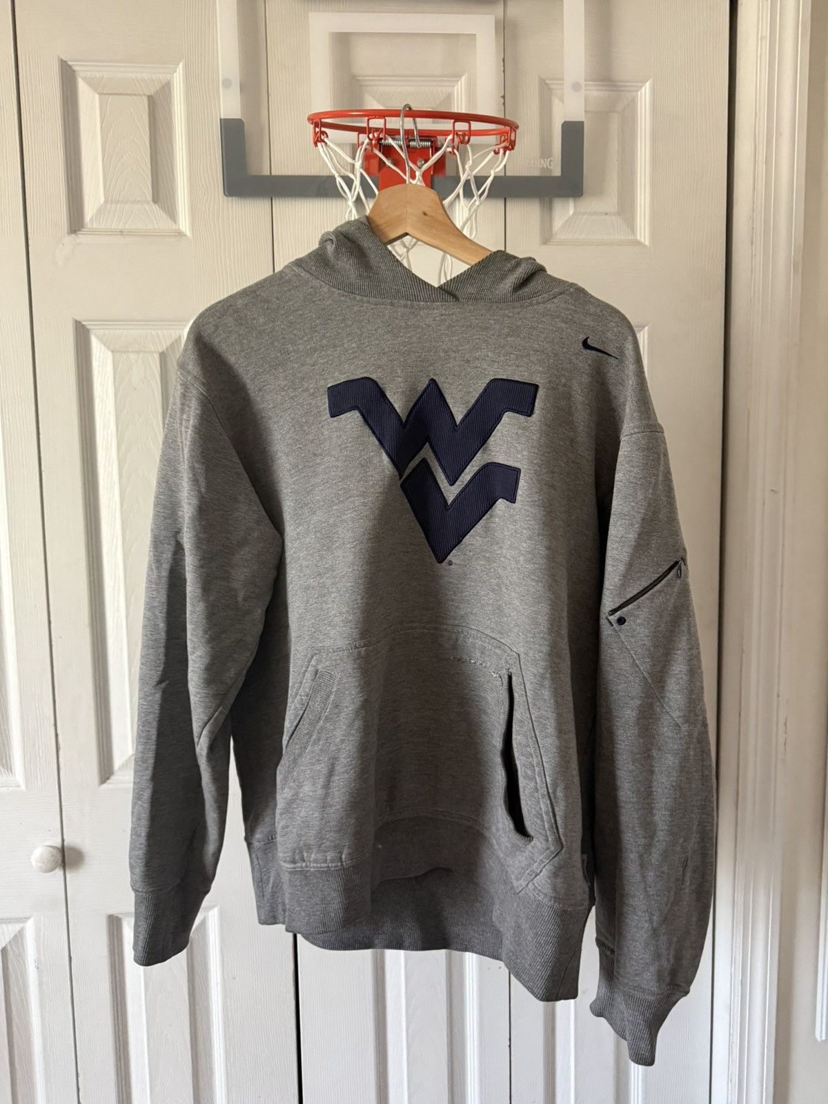 Nike Vintage Nike West Virginia Hoodie Size US S / EU 44-46 / 1 - 1 Thumbnail