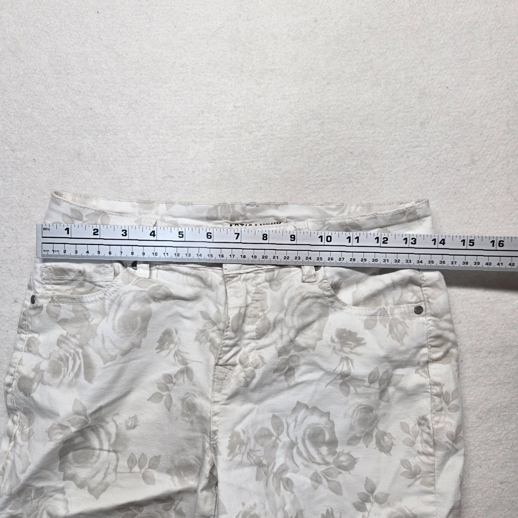 Vintage Artisan NY Women's White Floral Hawaiian Shorts Adult Women's Size 4 Size 27" / US 4 / IT 40 - 4 Thumbnail