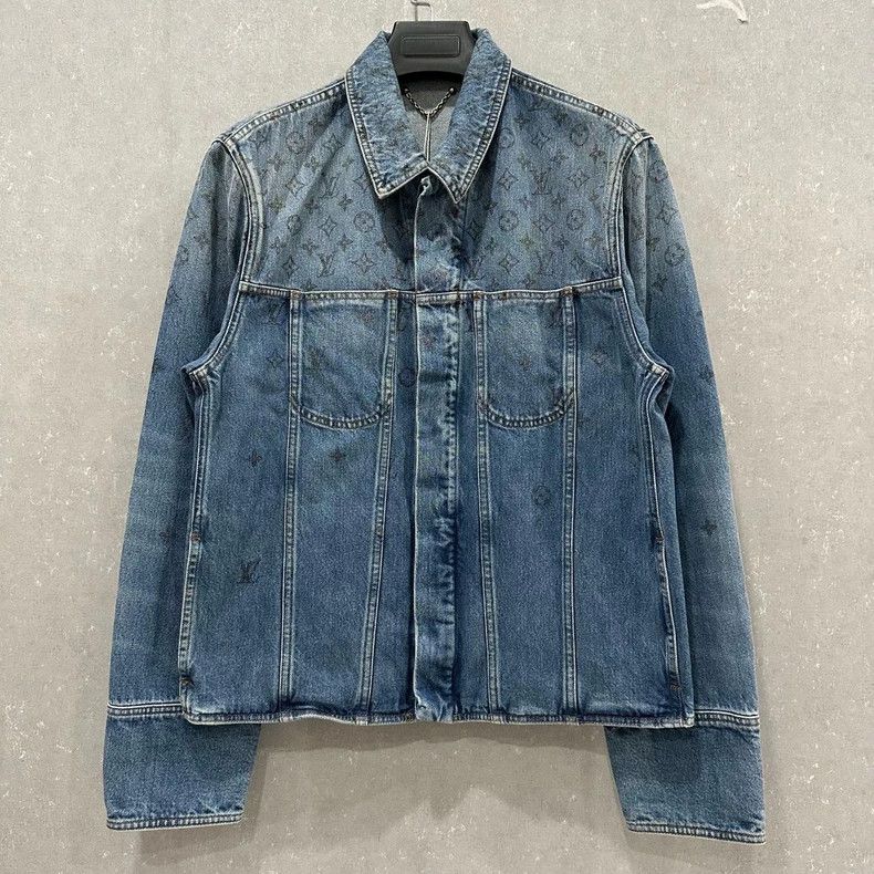 Louis Vuitton Louis Vuitton Gradient print denim jacket Size US L / EU 52-54 / 3 - 1 Thumbnail