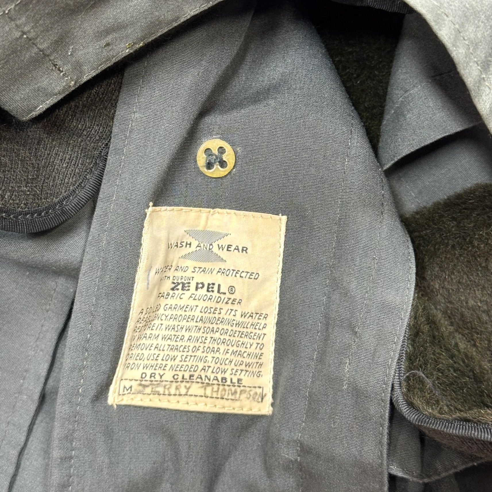 Rains VINTAGE Cricketeer Coat Mens M Gray Rain Trench Weathercoat Lined 60s 70s Weathercoat Coat Mens Gray Rain Coat Vintage 60s 70s Cricketeer Coat Size US M / EU 48-50 / 2 - 4 Thumbnail