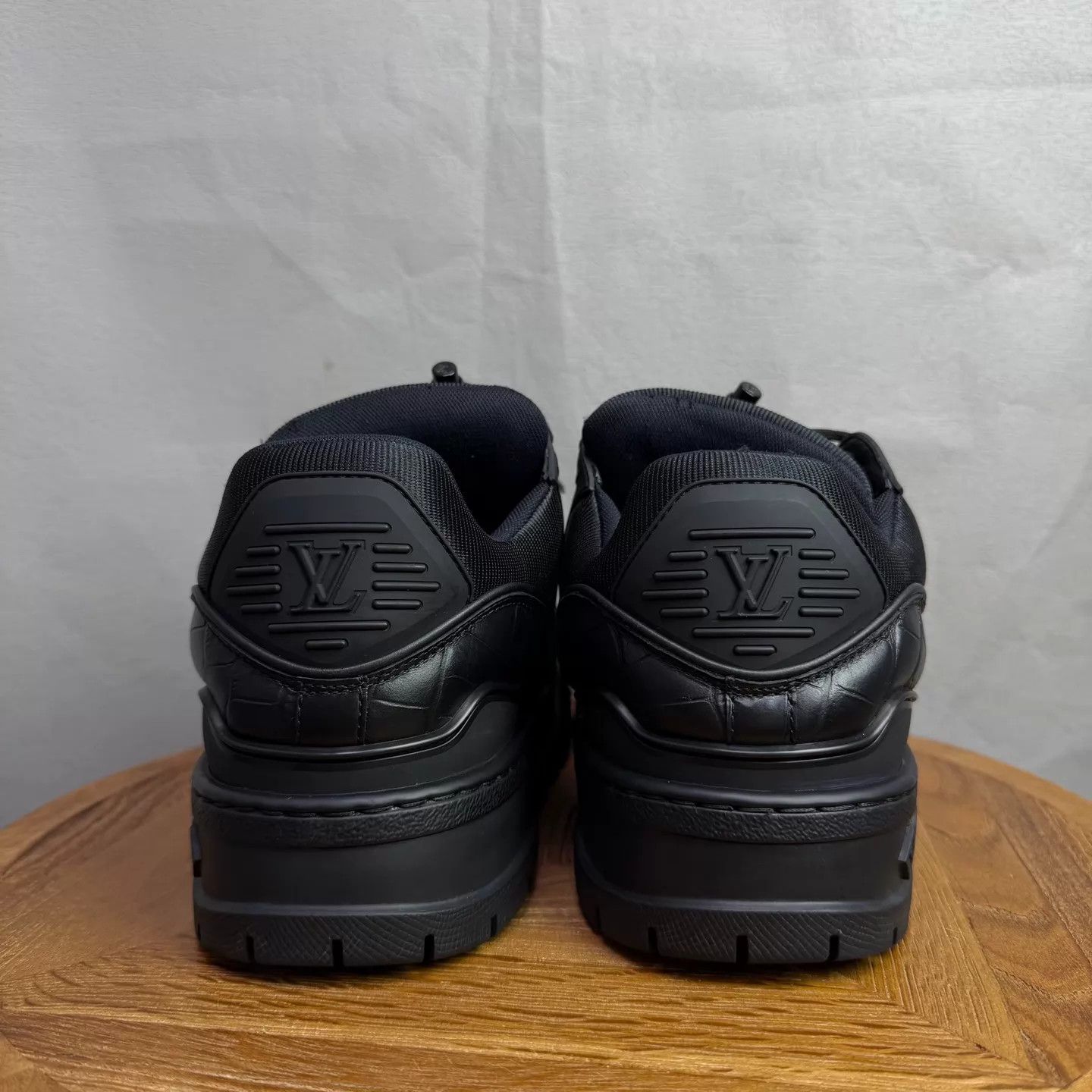 Louis Vuitton LV Trainer Black Croc Embossed UK6.5/41 Worn 2x Size US 7.5 / EU 40-41 - 4 Thumbnail