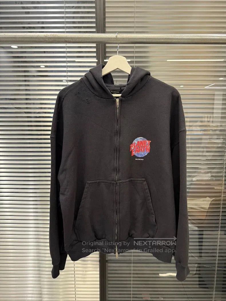 Balenciaga Balenciaga Planet Earth Zip Hoodie. Size US L / EU 52-54 / 3 - 1 Thumbnail