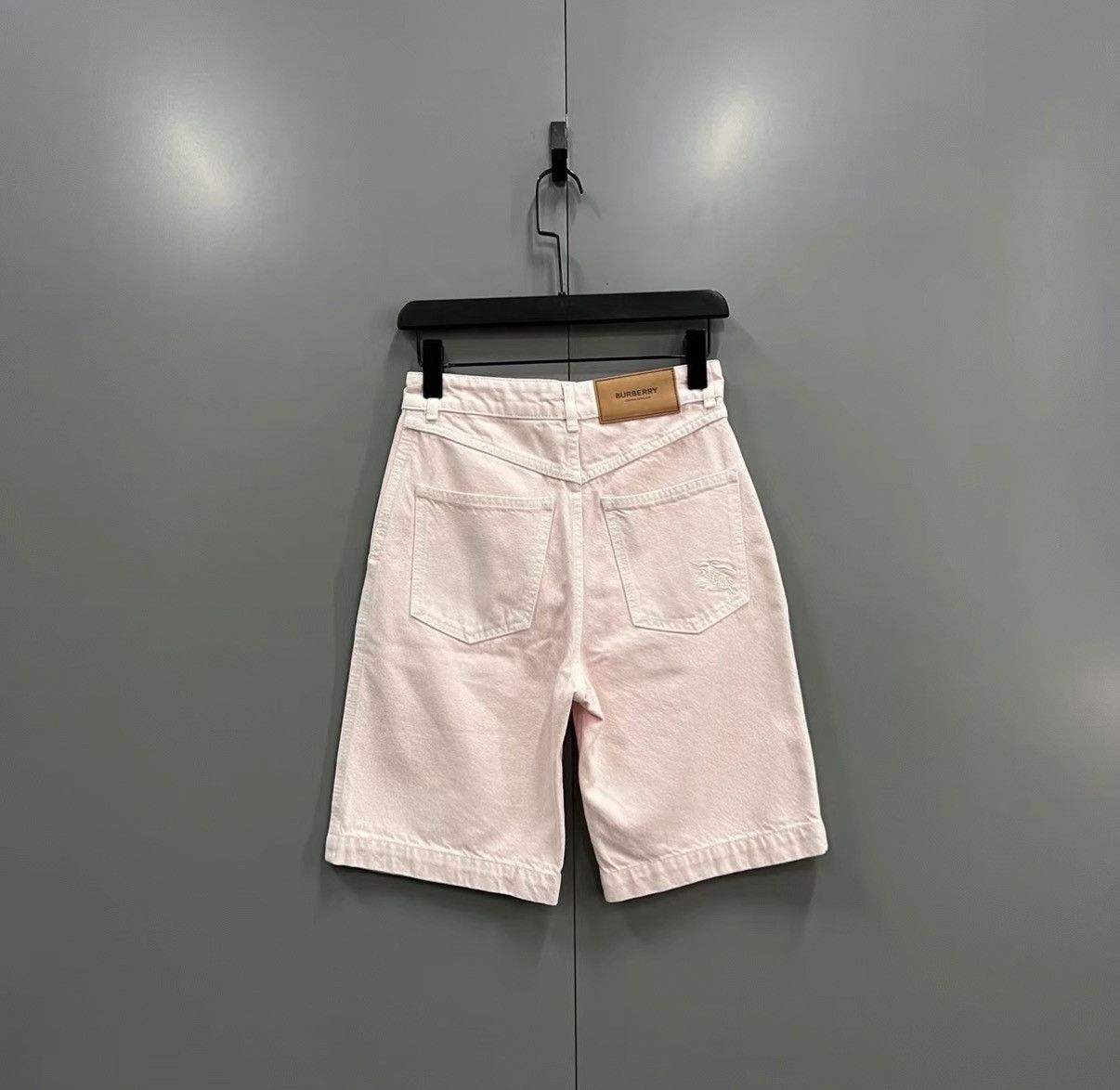 Burberry Burberry Pink Denim Shorts J41 Size 24" / US 00 / IT 34 - 2 Thumbnail