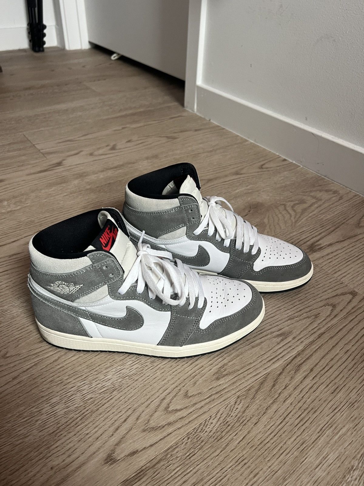 Jordan Brand Jordan 1 Retro High OG Size US 8.5 / EU 41-42 - 2 Thumbnail