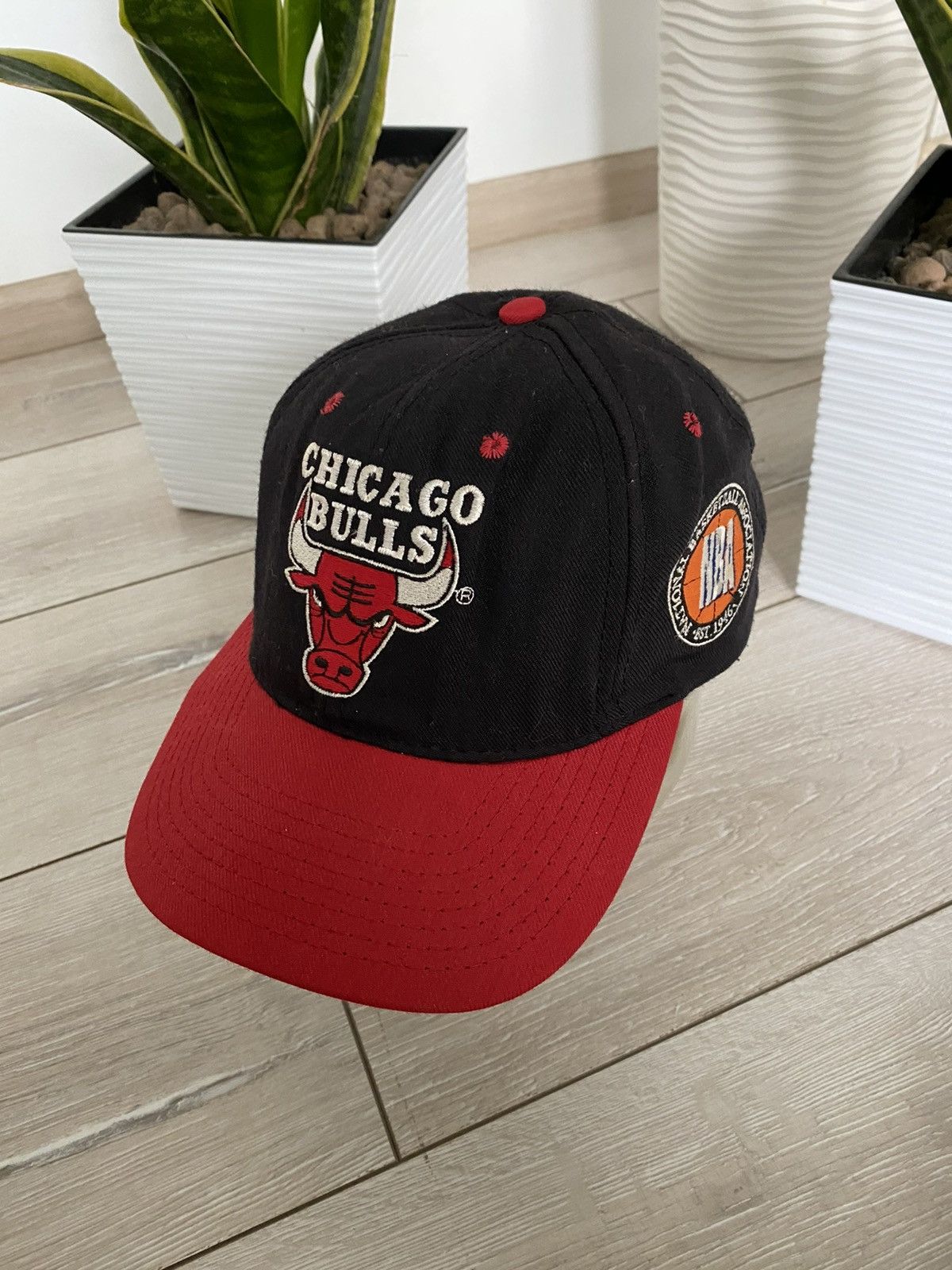 NBA × Vintage Vintage NBA Chicago Bulls Starter Cap SnapBack Hat Size ONE SIZE - 1 Thumbnail