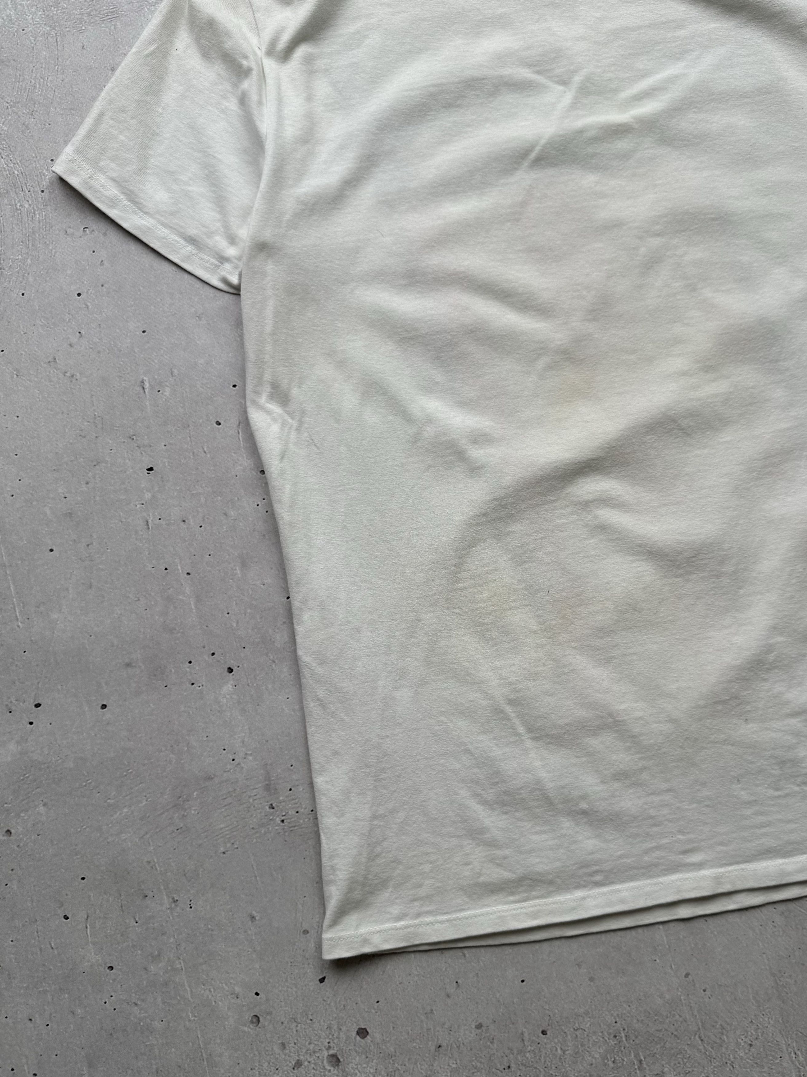 Moschino Moschino Vintage Worn T-Shirt Size US L / EU 52-54 / 3 - 10 Thumbnail