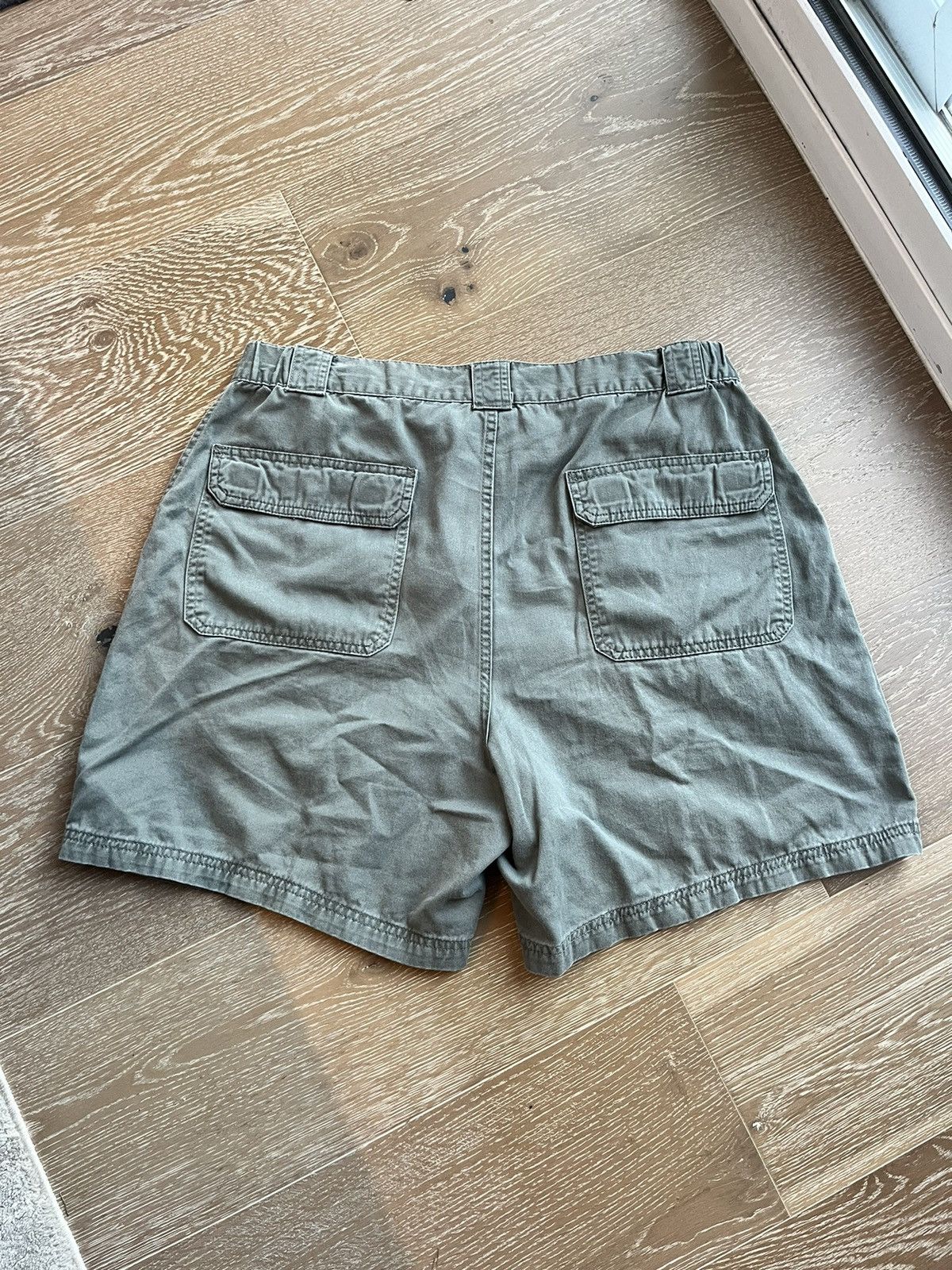 Croft & Barrow Grey Croft & Barrow Cargo Shorts Size US 36 / EU 52 - 2 Thumbnail
