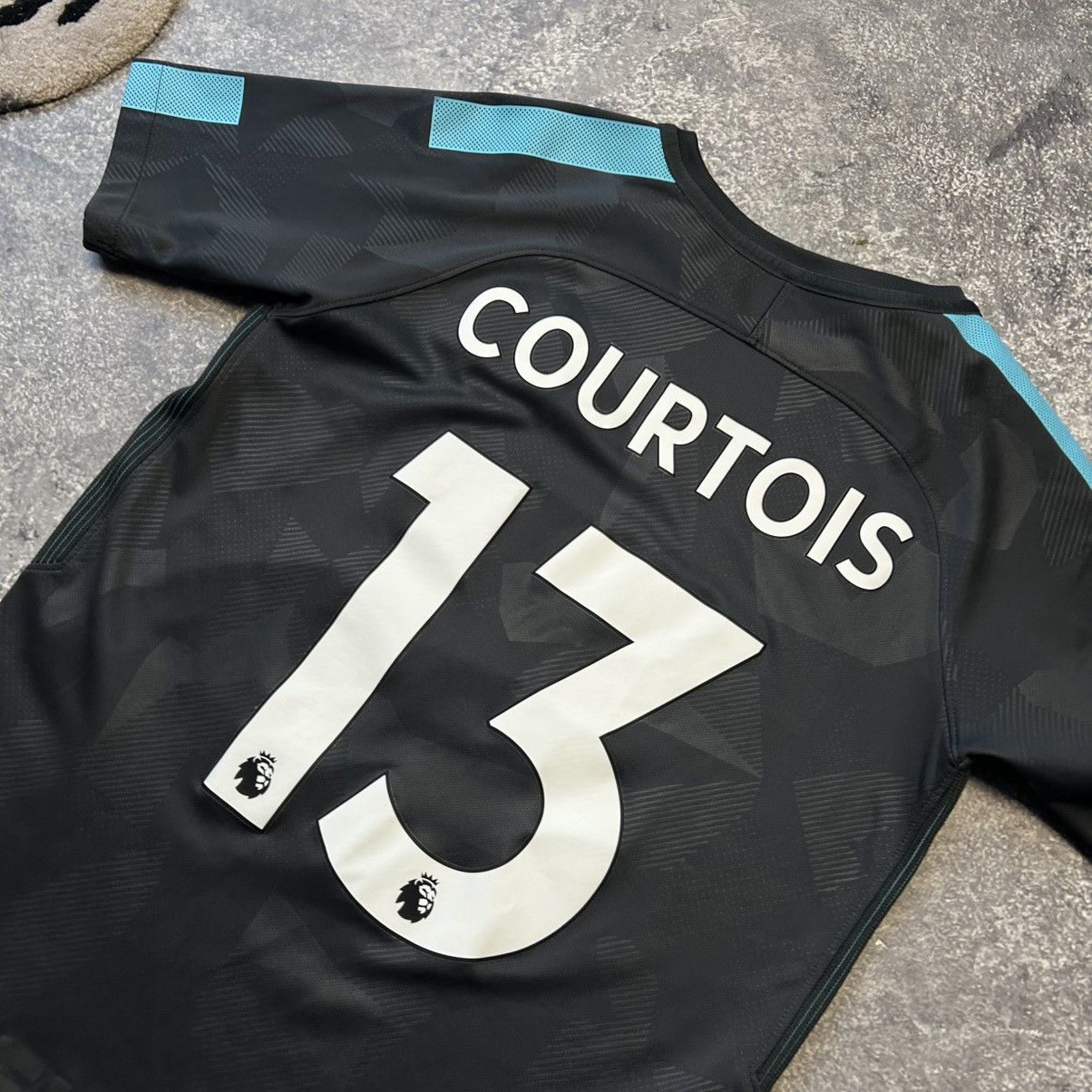 Nike Vintage Nike FC Chelsea 13 Courtois Player 2017 soccer jersy Size US S / EU 44-46 / 1 - 8 Thumbnail