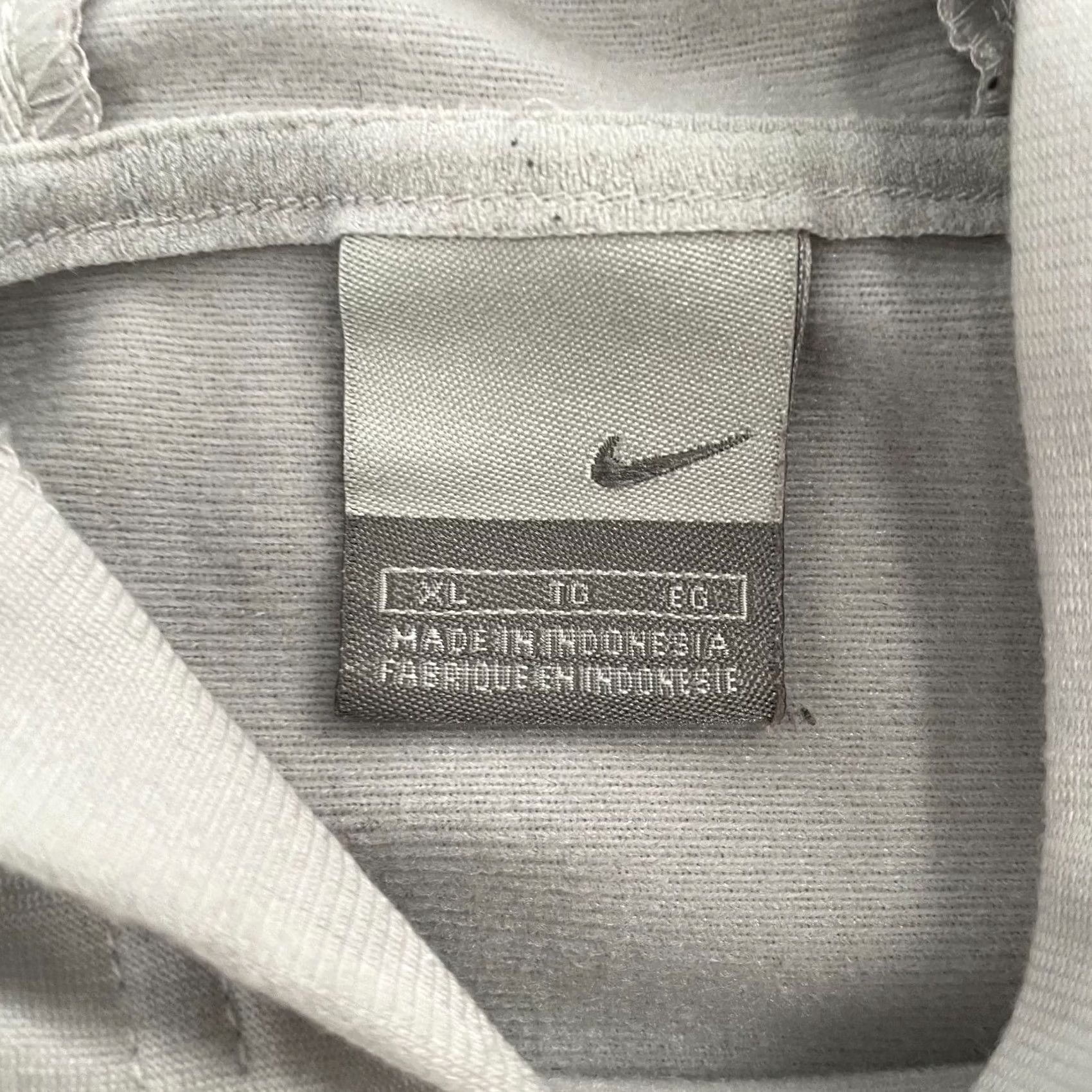 Nike VINTAGE Nike Hoodie Adult XL Chrome Silver Center Swoosh Logo Pullover Mens Y2K Size US XL / EU 56 / 4 - 7 Thumbnail