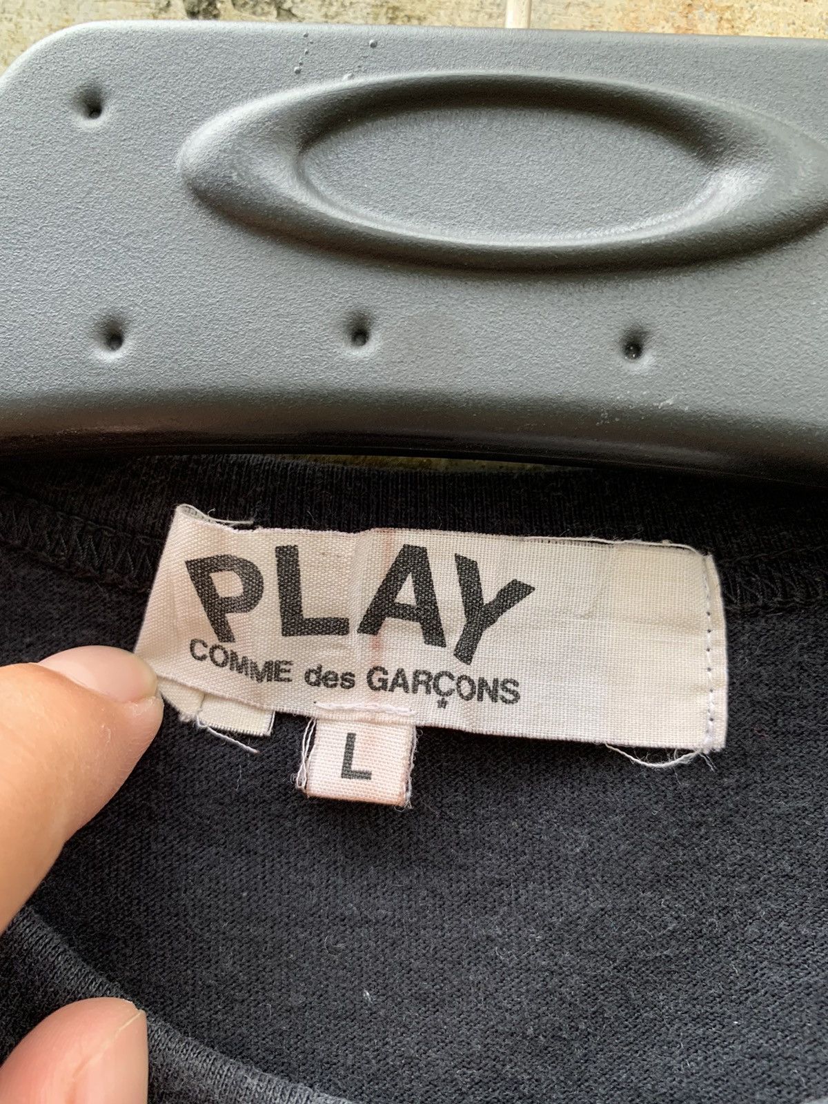 Comme des Garcons × Japanese Brand × Vintage y2k Play Comme des Garcons Black Tee Size L / US 10 / IT 46 - 3 Thumbnail