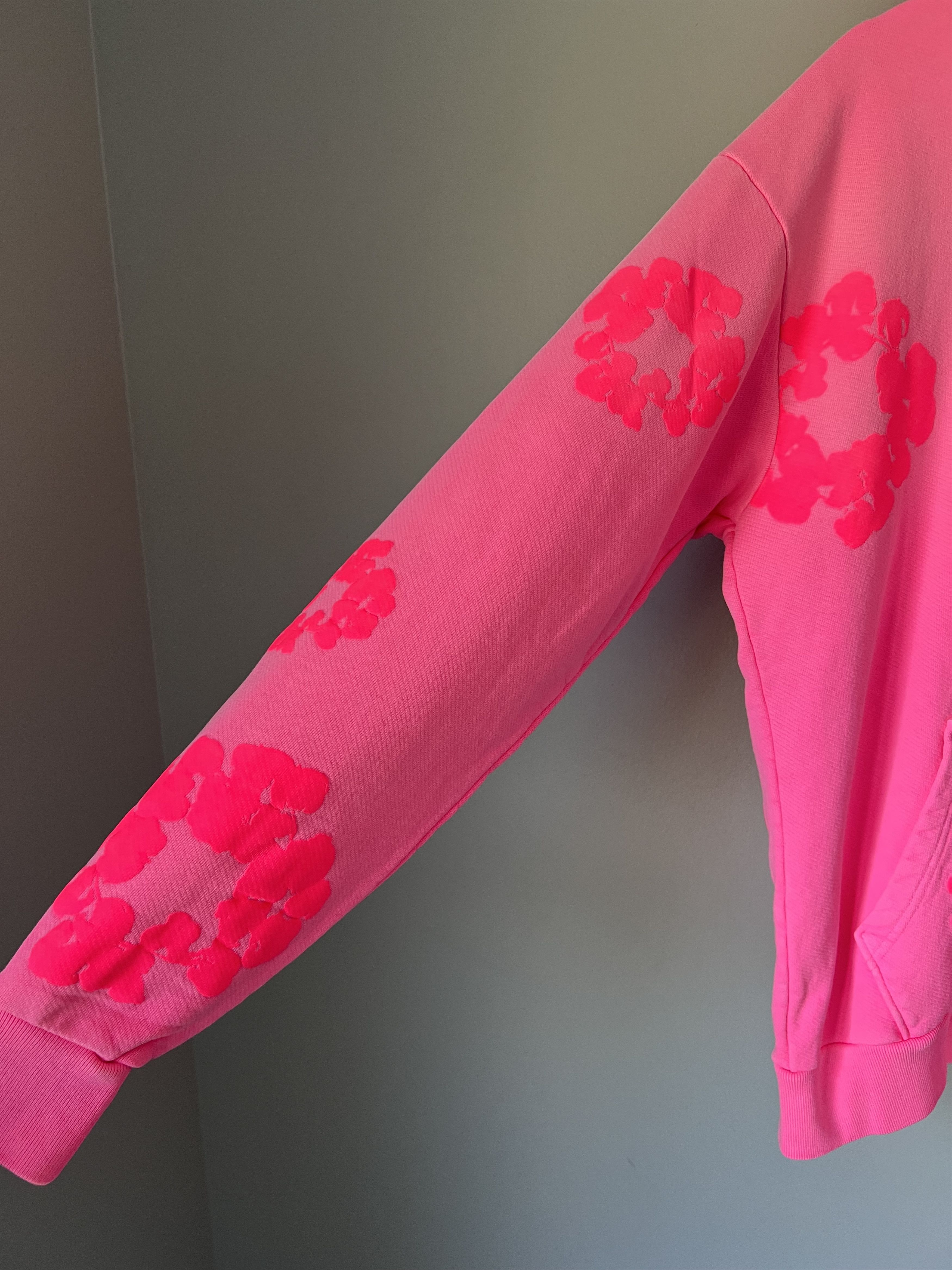 DENIM TEARS Denim Tears Mono Wreath Hoodie in Pink Size US M / EU 48-50 / 2 - 4 Thumbnail