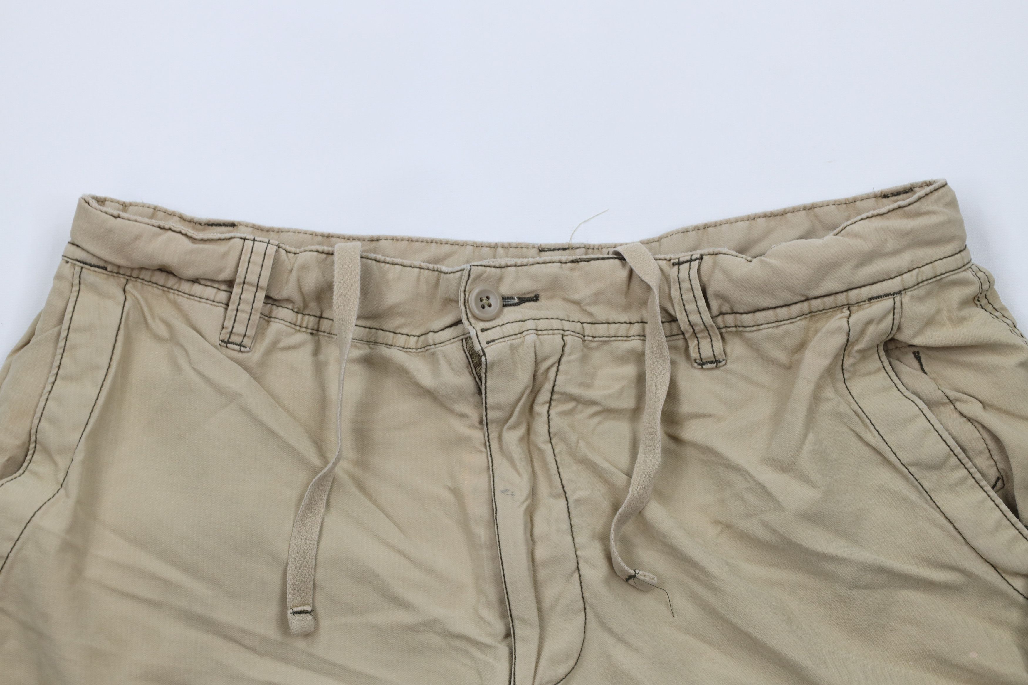 Gap × Vintage Vintage Y2K 2003 Gap Distressed Cargo Shorts Beige Khaki Size US 34 / EU 50 - 2 Thumbnail