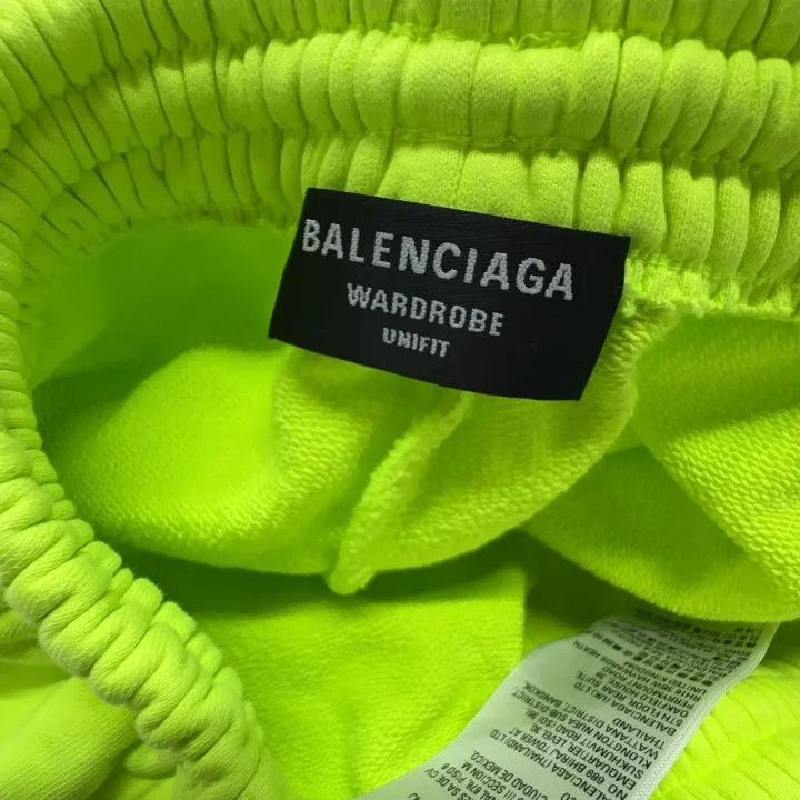 Balenciaga Balenciaga Balenciaga Green Logo Pattern Casual Shorts -25 Size US 27 - 7 Thumbnail