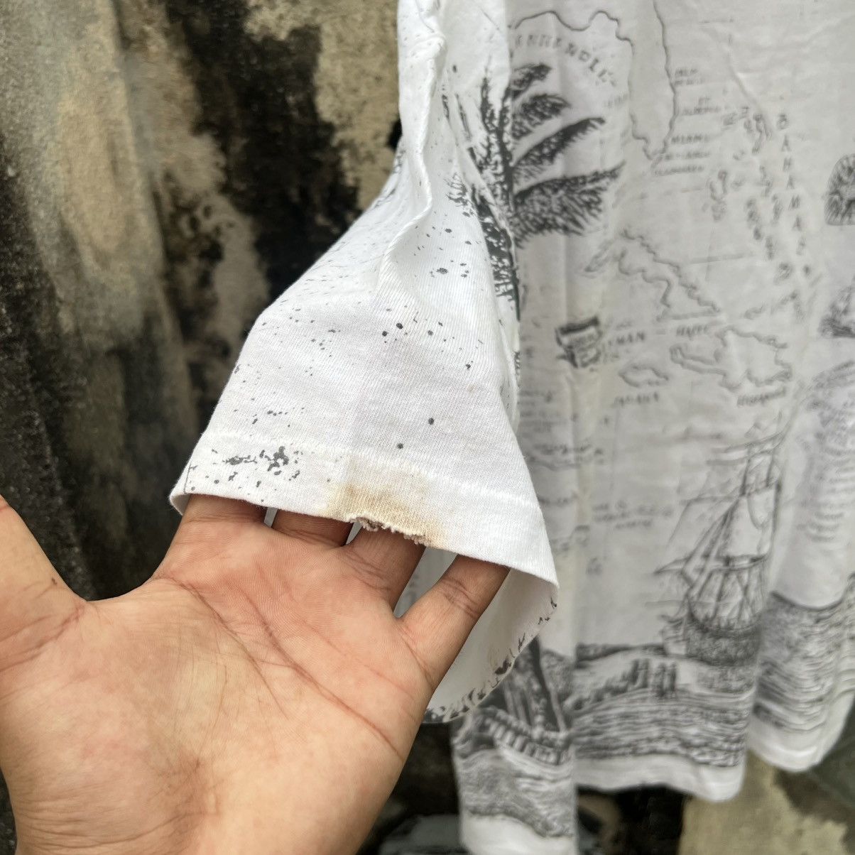 Vintage “VINTAGE” FULLPRINT MAP TEE Size US XL / EU 56 / 4 - 16 Thumbnail