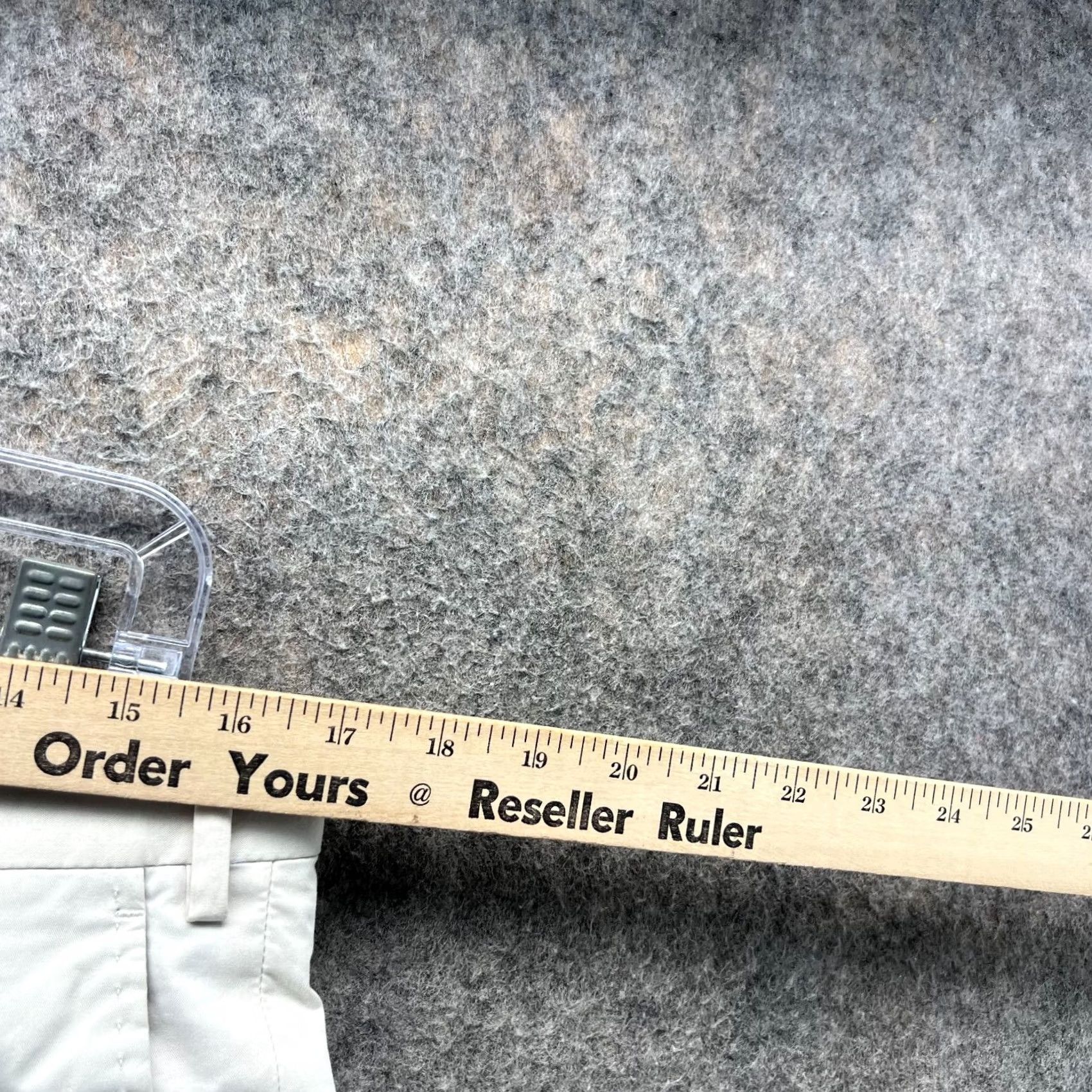Peter Millar VINTAGE? No. Peter Millar Pants Men 33 Regular Chino Baggy? No. Beige Khaki Pleated Cotton Tailored? No Size US 33 - 5 Thumbnail