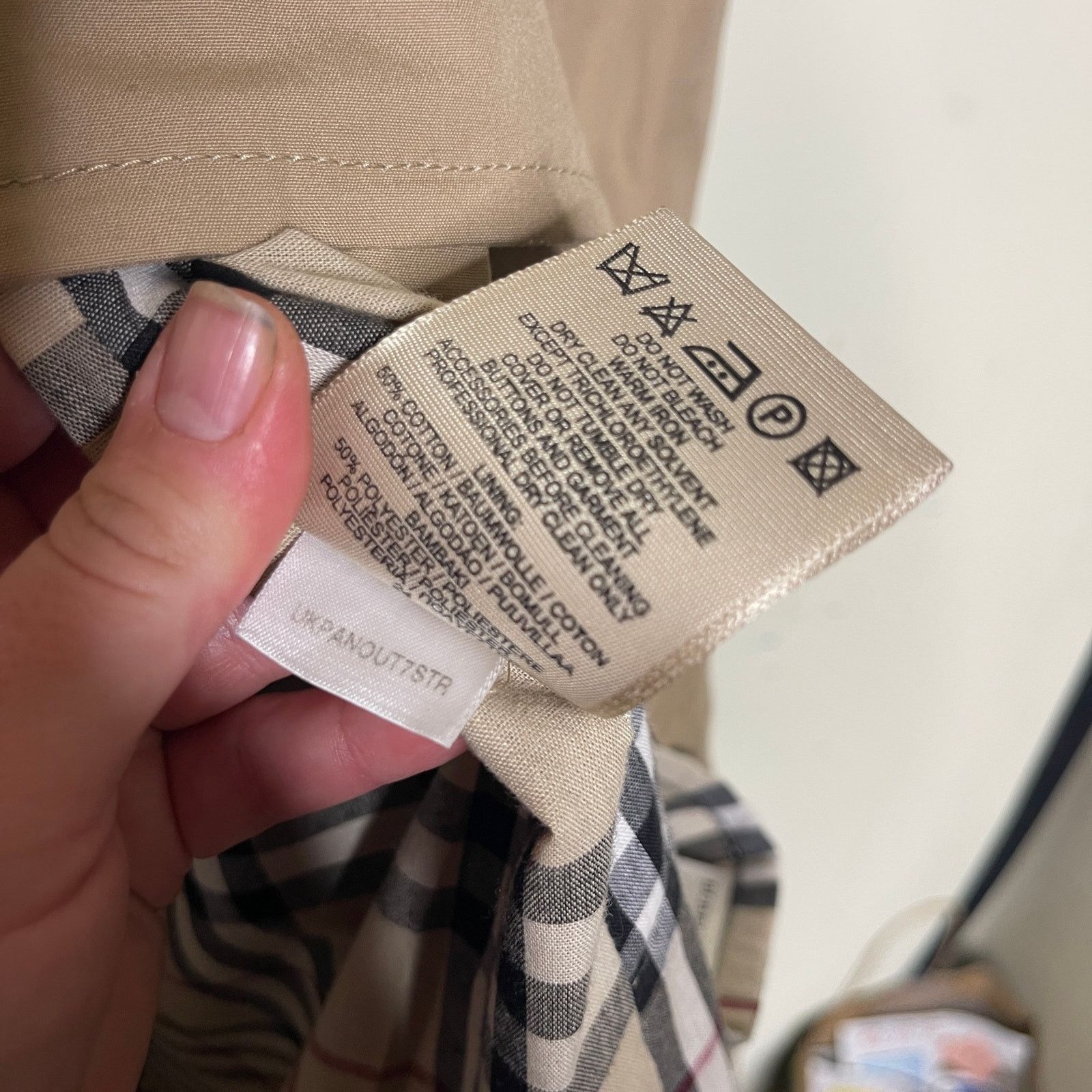 Burberry Burberry Classic Long tan Beige trench coat plaid lining Size US L / EU 52-54 / 3 - 8 Thumbnail