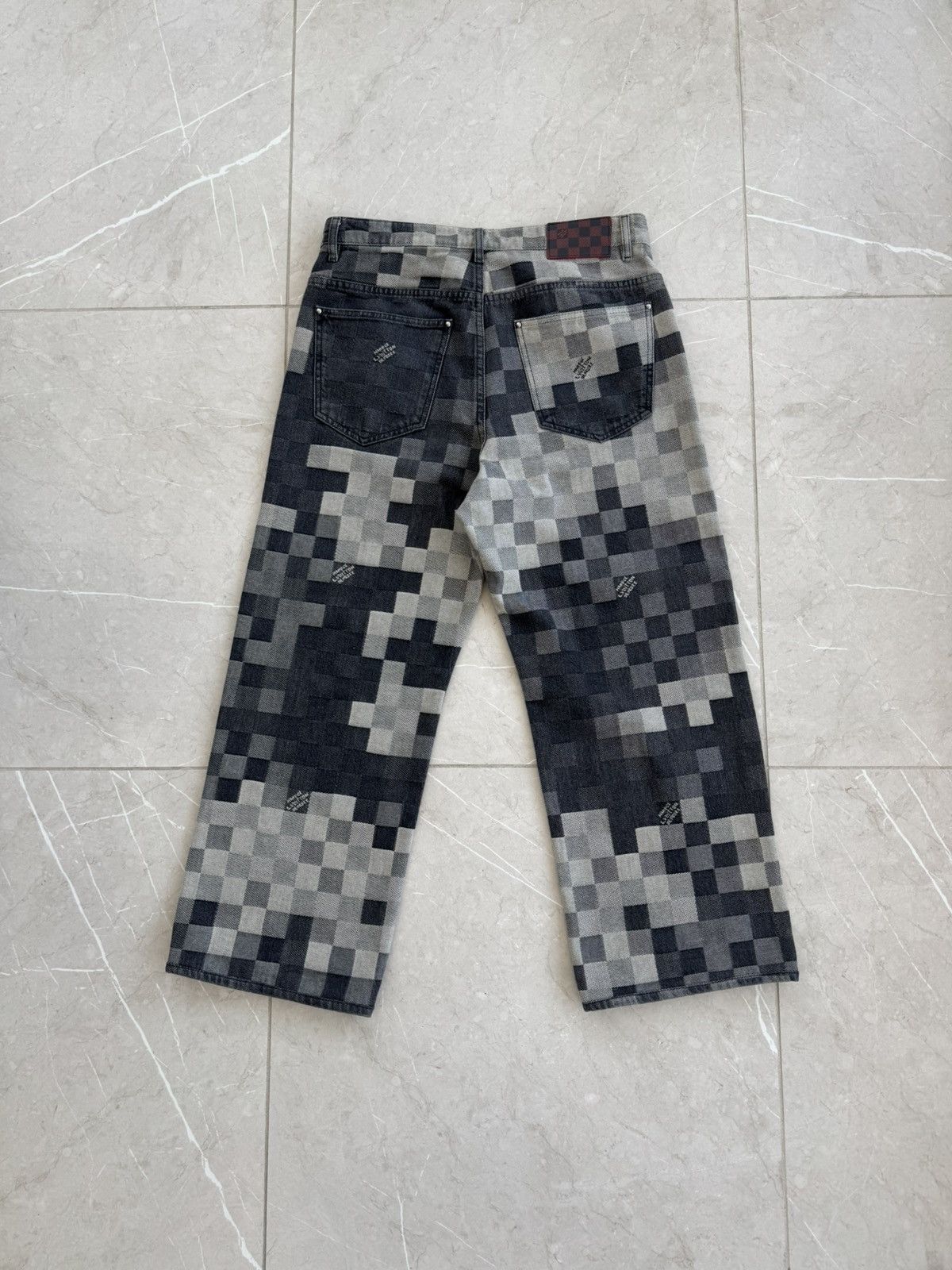 Louis Vuitton LV BLACK DAMOFLAGE SKATER JEANS Size US 30 / EU 46 - 2 Thumbnail