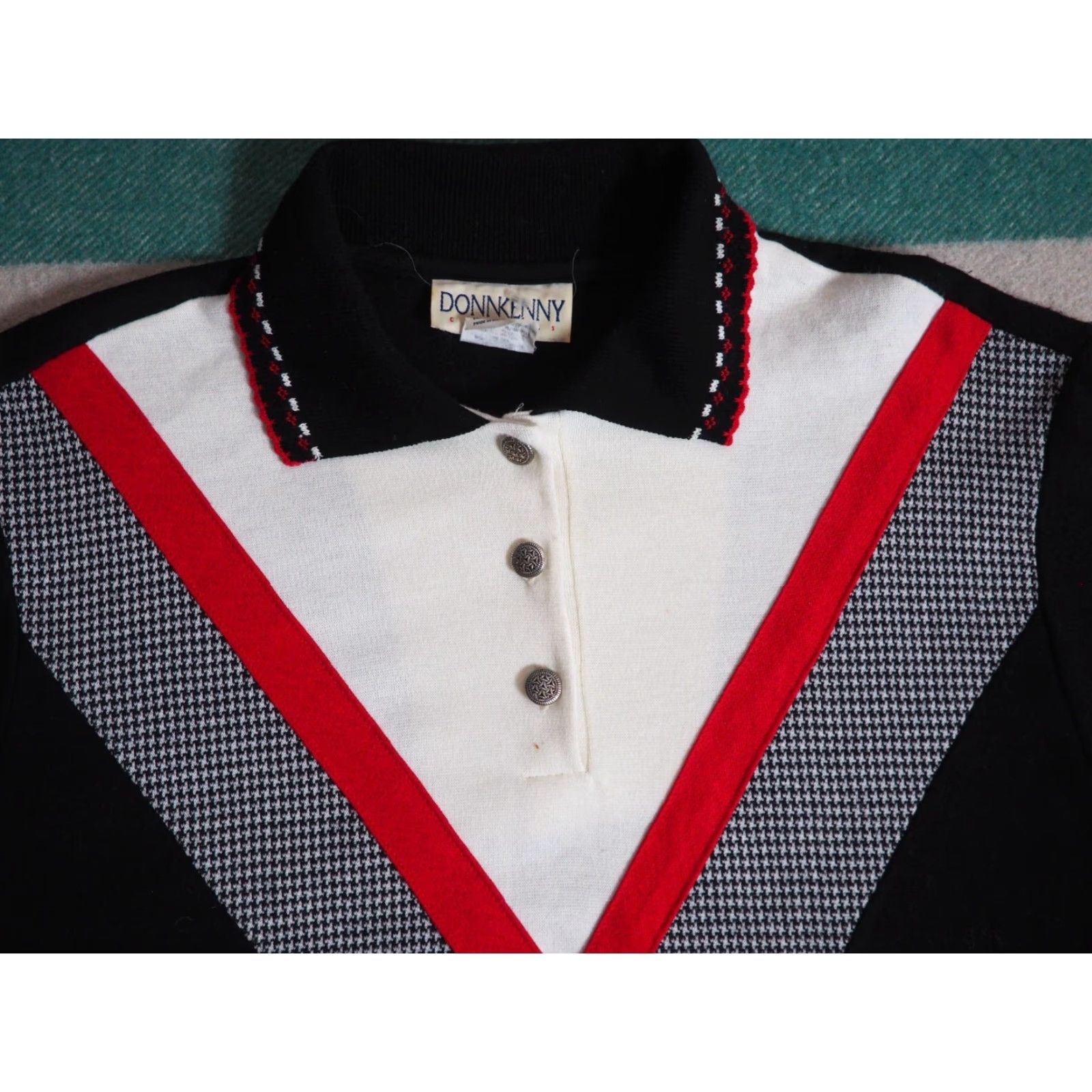 Vintage VINTAGE 80s Donnkenny Secretary Geek Houndstooth Black Red Collar Sweater L Mens Size US L / EU 52-54 / 3 - 3 Thumbnail
