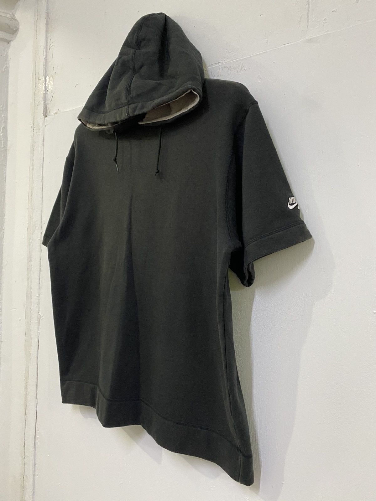 Nike × Vintage 💥 VINTAGE NIKE EMBROIDED HOODIE SHORT SLEEVE Size US L / EU 52-54 / 3 - 3 Thumbnail