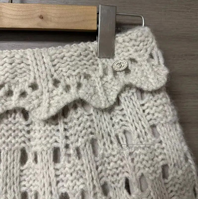 Chanel Chanel Gray Alpaca Wool Skirt for Women . Size 23" - 3 Thumbnail