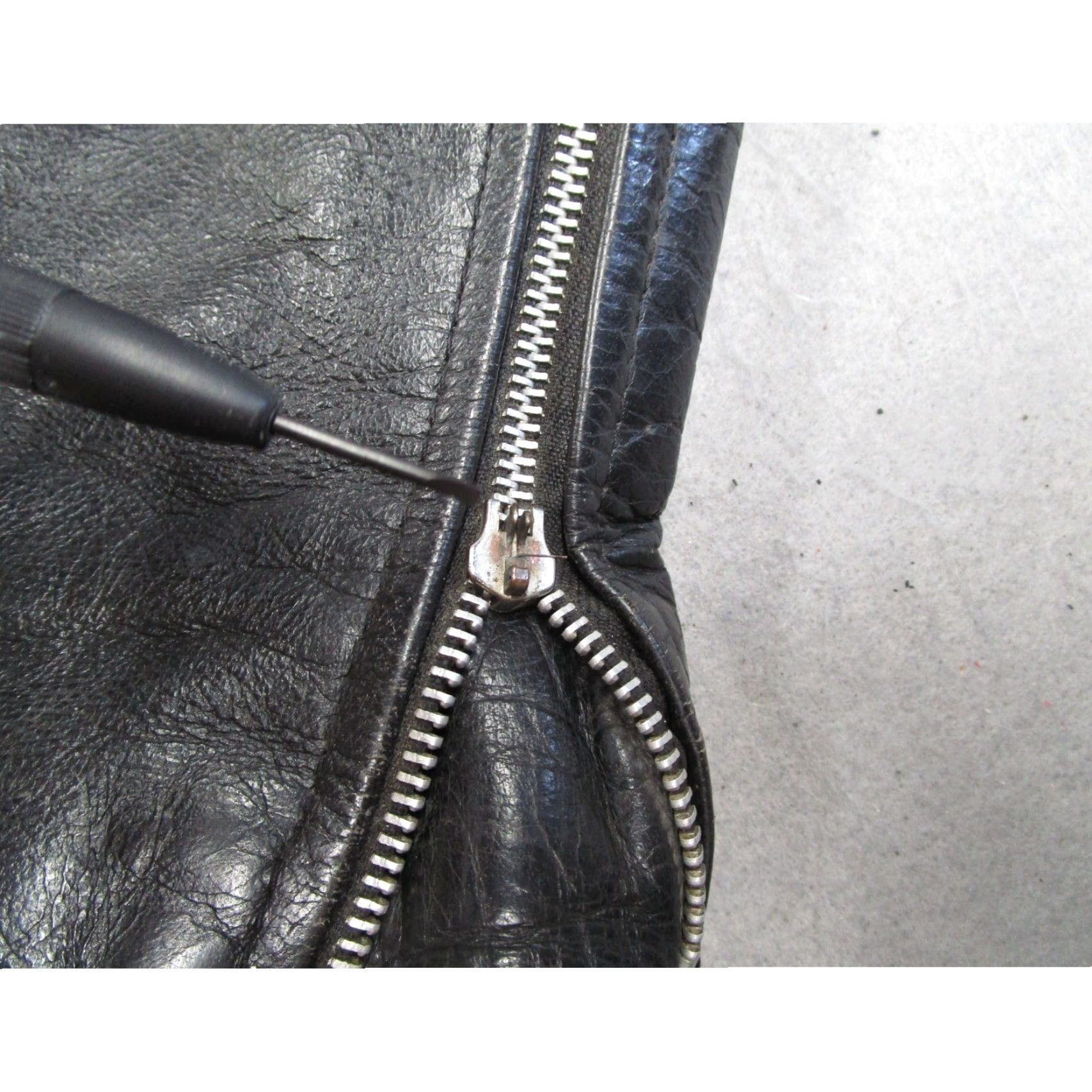 Vintage VINTAGE UNIK Leather Apparels Mens Black Leather Biker Jacket Belted Moto Size 42 Size US XS / EU 42 / 0 - 7 Thumbnail