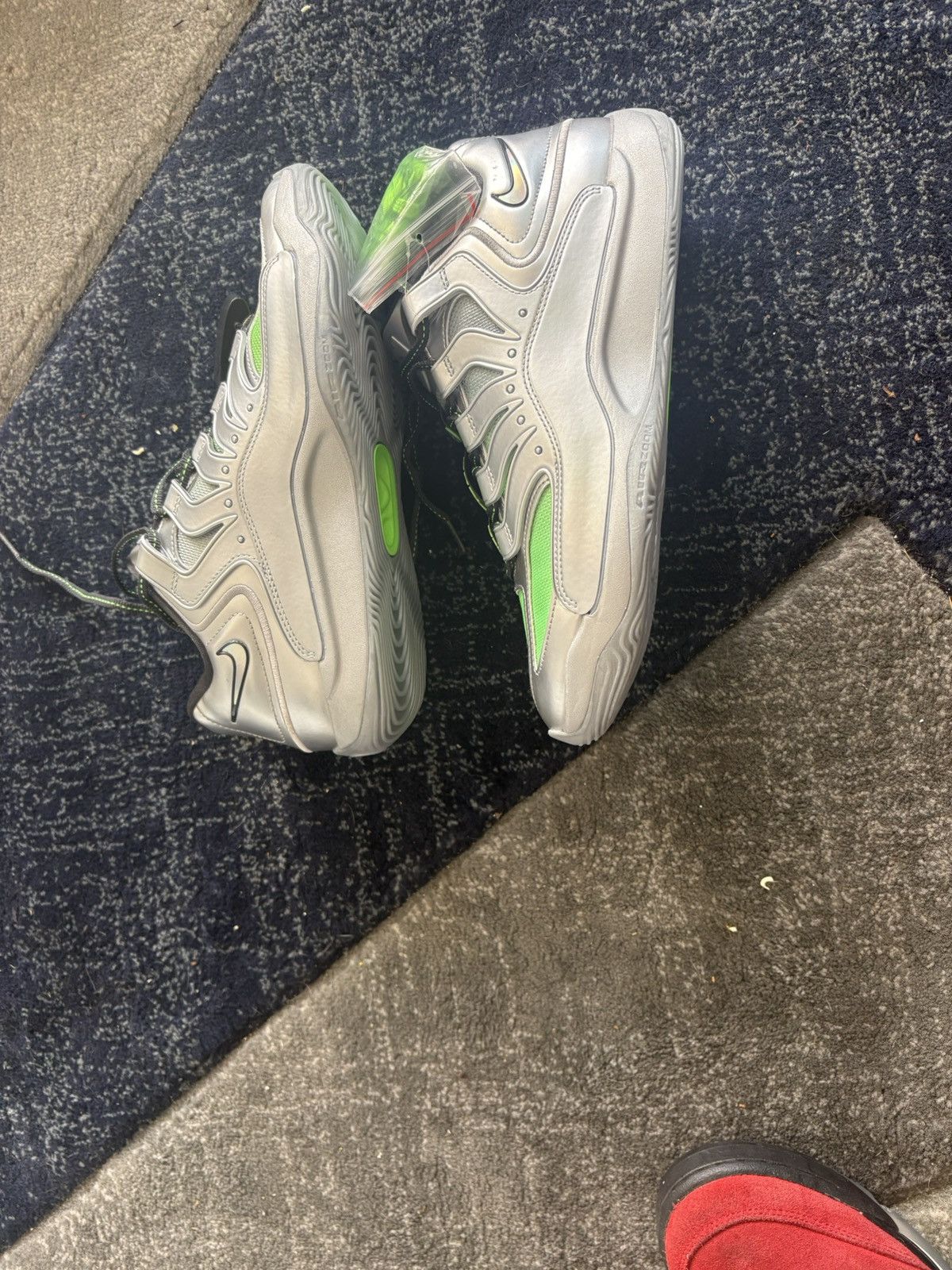 Nike Nike KD 18 EYBL Metallic Silve Size US 9.5 / EU 42-43 - 1 Thumbnail