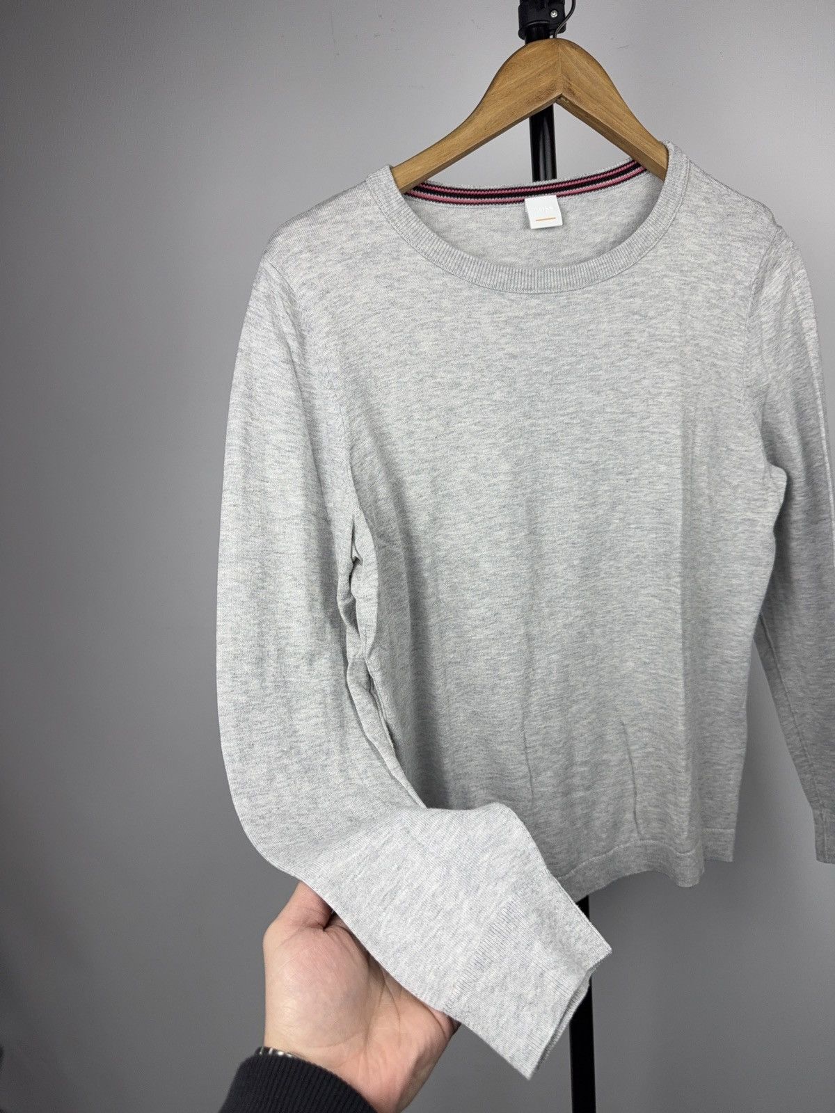 Hugo Boss Luxury 00s Hugo Boss Grey Longsleeve Minimalist Top Size S / US 4 / IT 40 - 6 Thumbnail