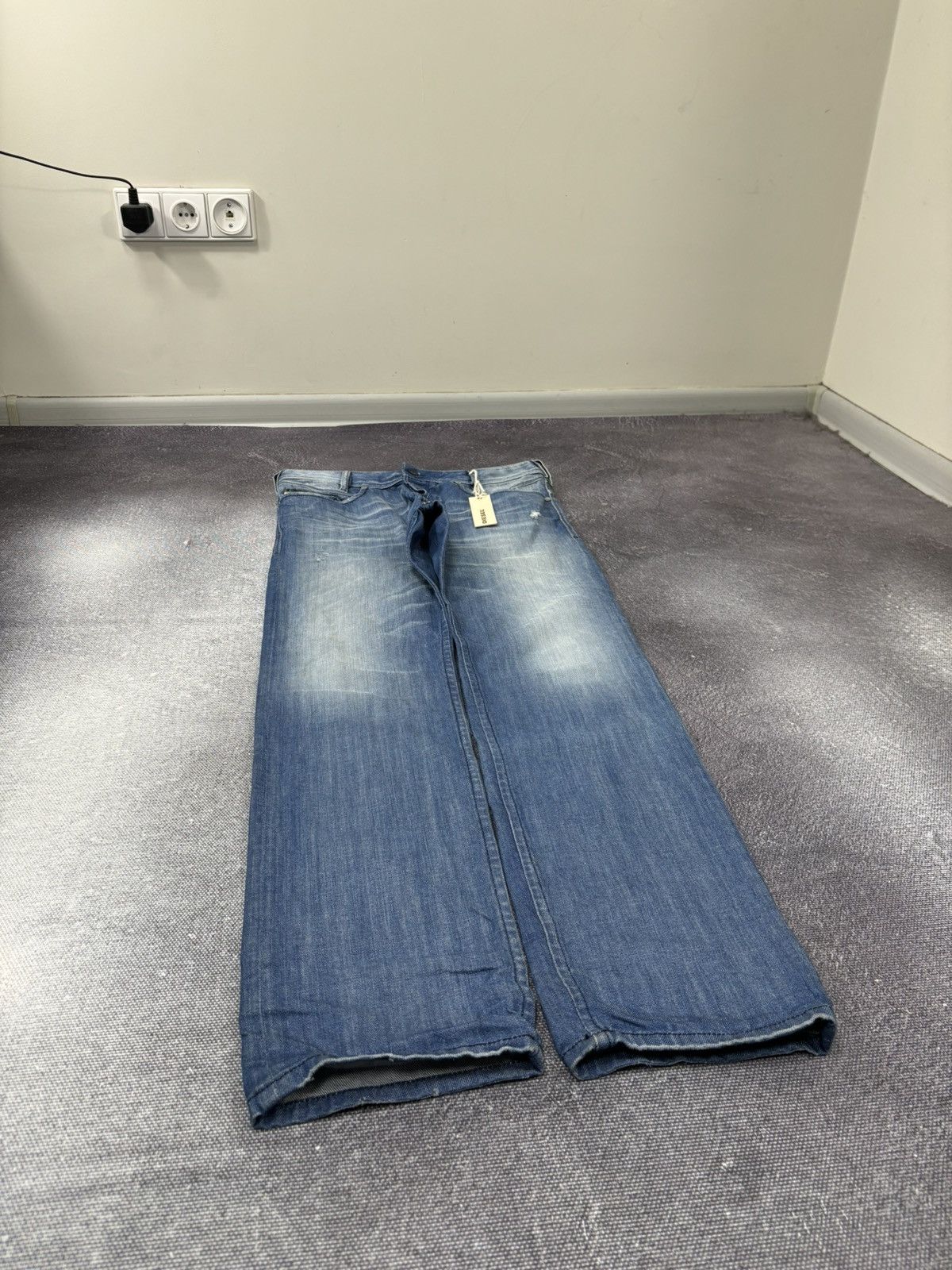 Diesel Diesel Iakop NWT Regular Slim Washed Blue Denim Jeans Size US 31 - 3 Thumbnail