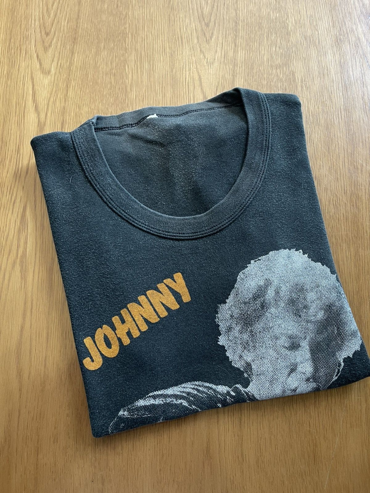 Band Tees Vintage Johnny Hallyday 70-80s Tees Size US S / EU 44-46 / 1 - 1 Thumbnail