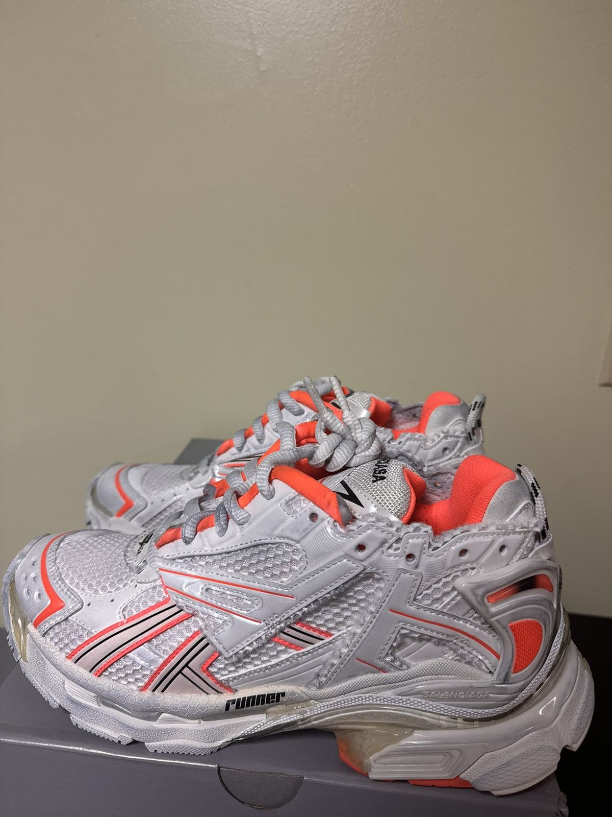 Balenciaga Balenciaga White Runner 40 Size US 7 / EU 40 - 2 Thumbnail