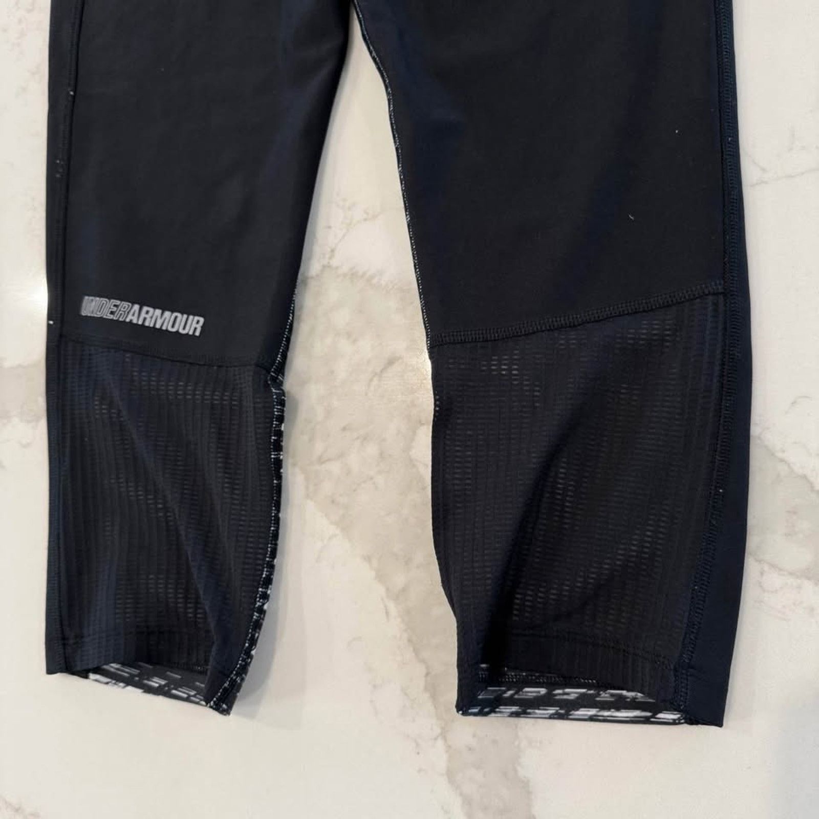 Under Armour Under Armour HeatGear Activewear Capris Womens Med Leggings Size 30" / US 8 / IT 44 - 6 Thumbnail