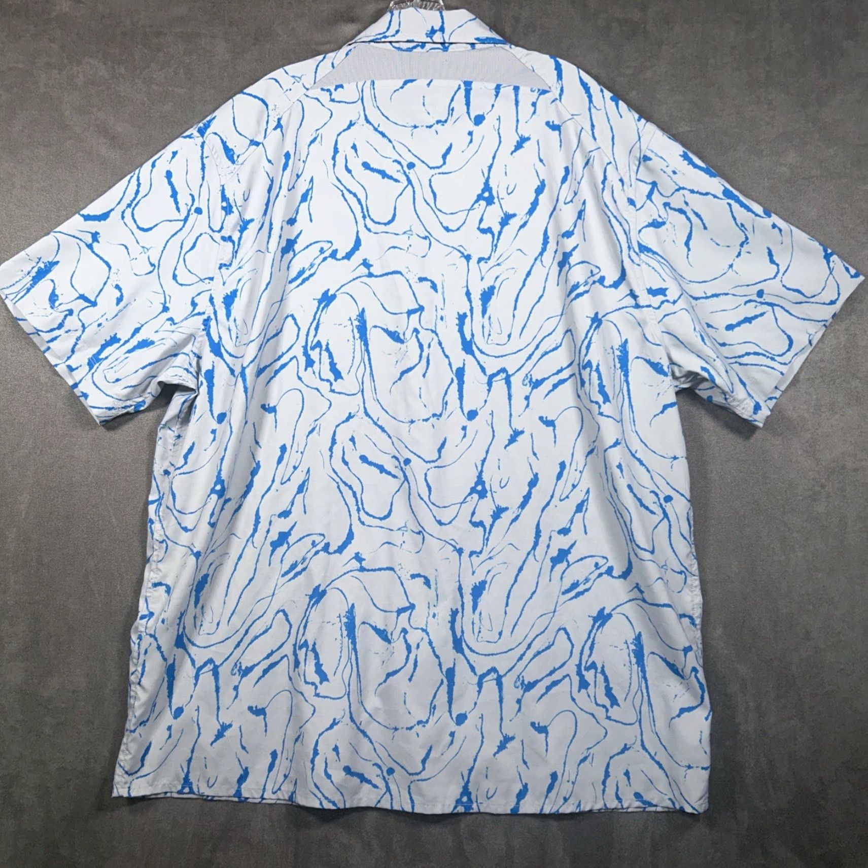 Under Armour Under Armour Button-Up Shirt Mens 3XL Blue Short Sleeve Dockside Collar-Down Outdoor Fish Geometric Pattern Casual Size US XXL / EU 58 / 5 - 7 Thumbnail
