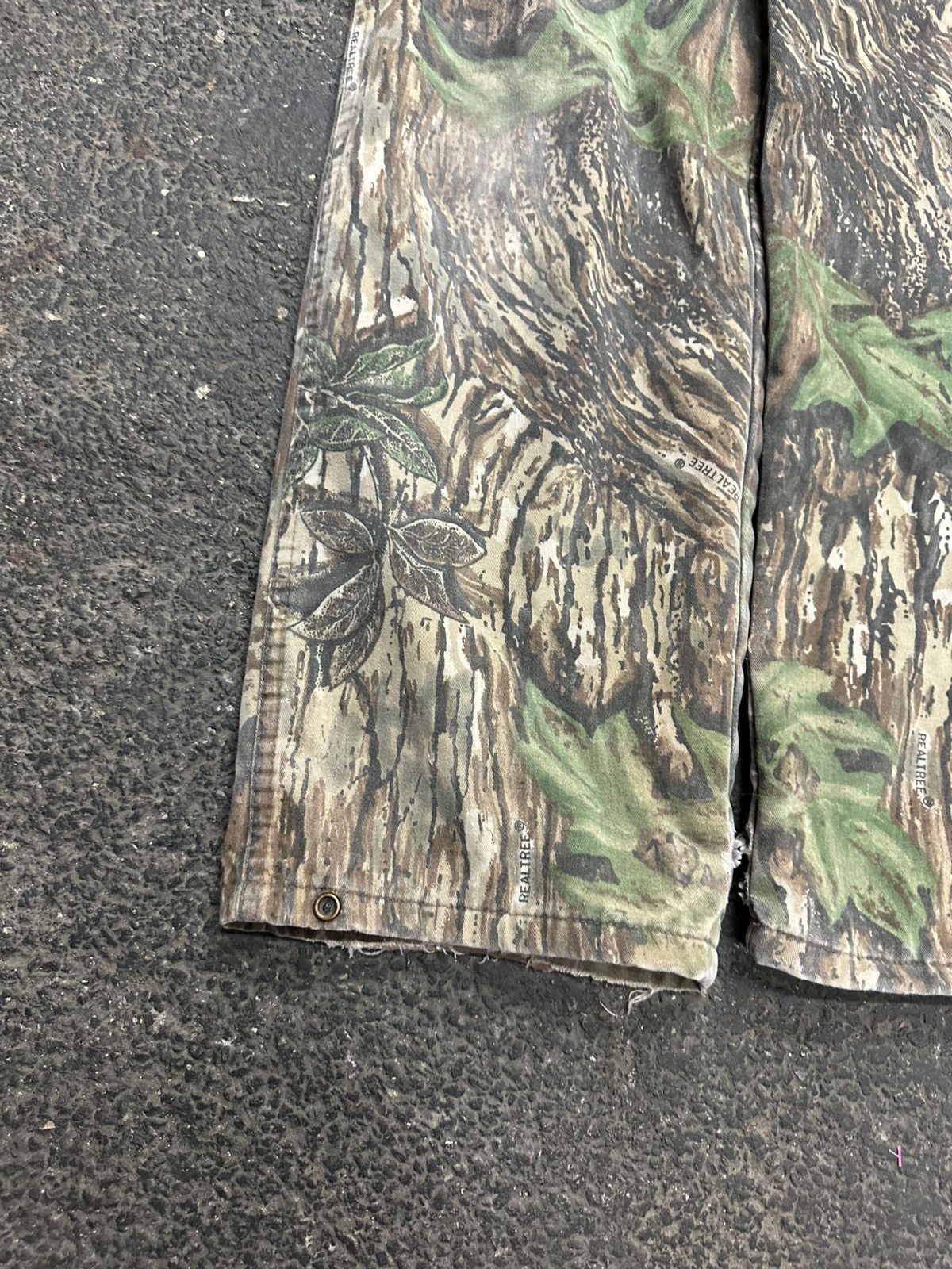 Vintage Y2K camo thinsulate pants Size US 33 - 4 Thumbnail