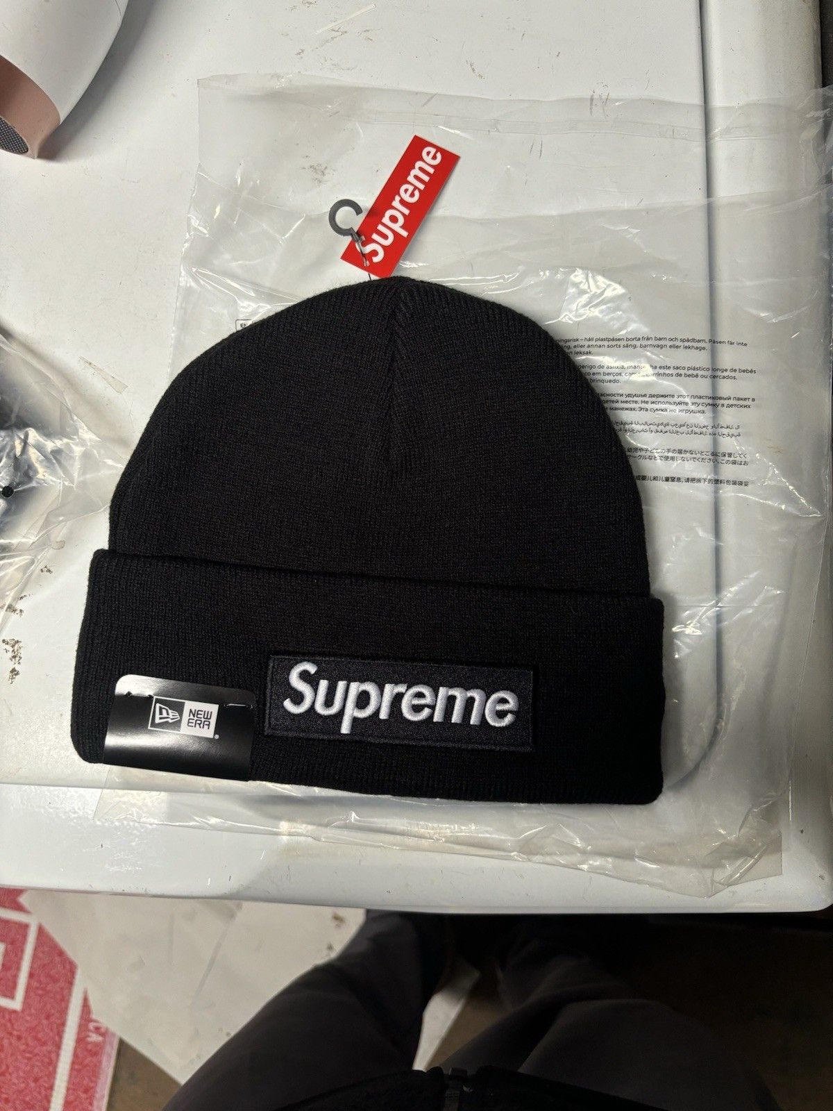 Supreme Supreme New Era Box Logo Beanie Black (FW25) 100