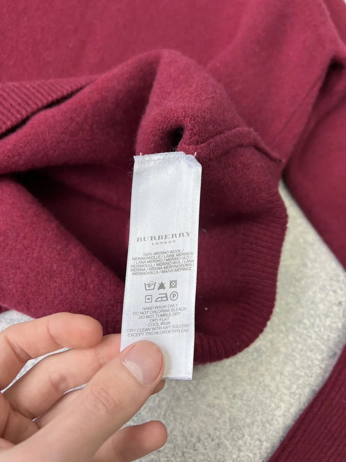 Burberry × Vintage Vintage Burberry cashmere wool v-neck sweater Size US M / EU 48-50 / 2 - 9 Thumbnail