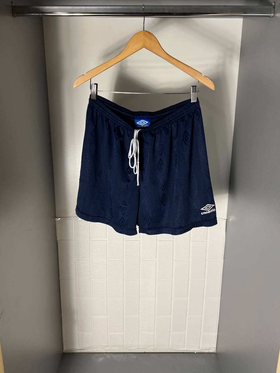 Umbro VINTAGE UMBRO ENGLAND RETRO SOCCER SHORTS MANCHESTER Y2K 90s Size US XL / EU 56 / 4 - 2 Thumbnail