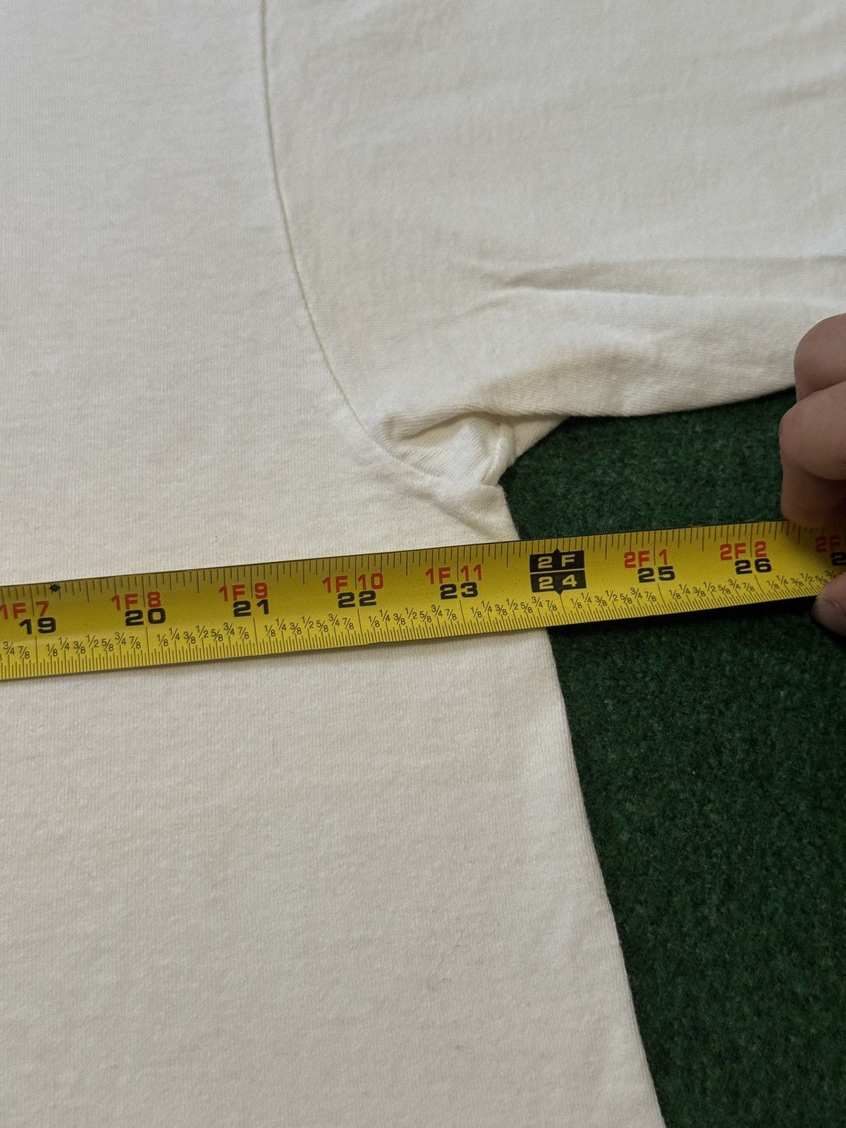 Vintage Vintage 90s Leslie’s Tavern Strathclyde Scotland T Shirt Size US XL / EU 56 / 4 - 6 Thumbnail