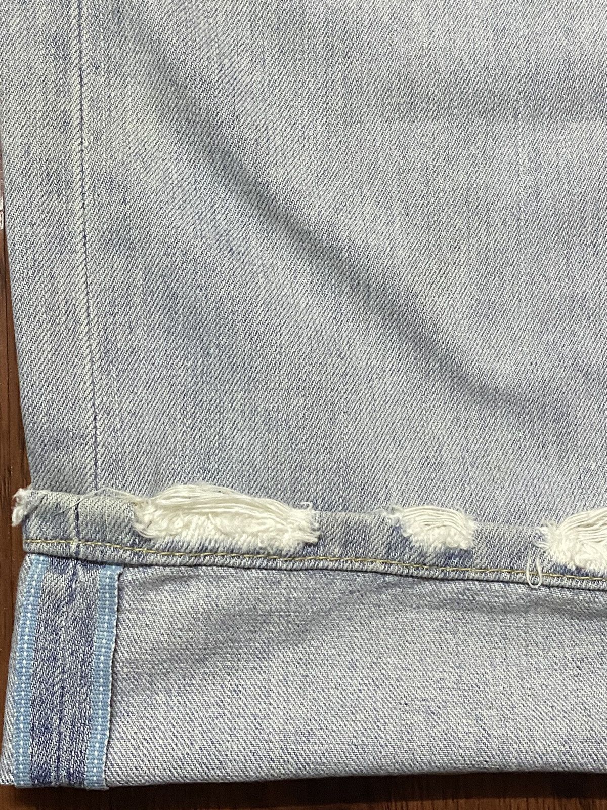 Levi's Vintage Clothing Vintage Levis 705 90’s Selvedge Faded Wash Distressed Jeans Size US 29 - 8 Thumbnail