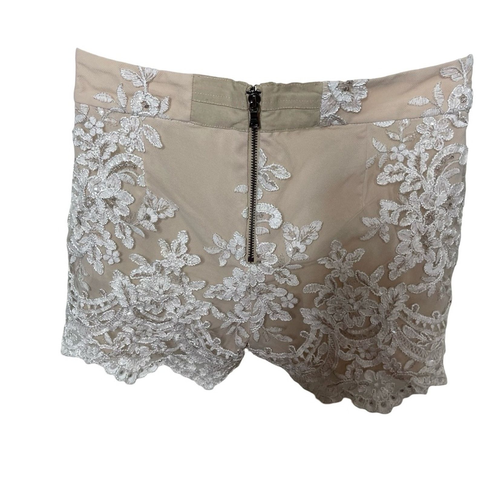 Alice + Olivia Alice and Olivia Scalloped Lace Shorts sz 4 Size 27" / US 4 / IT 40 - 5 Thumbnail
